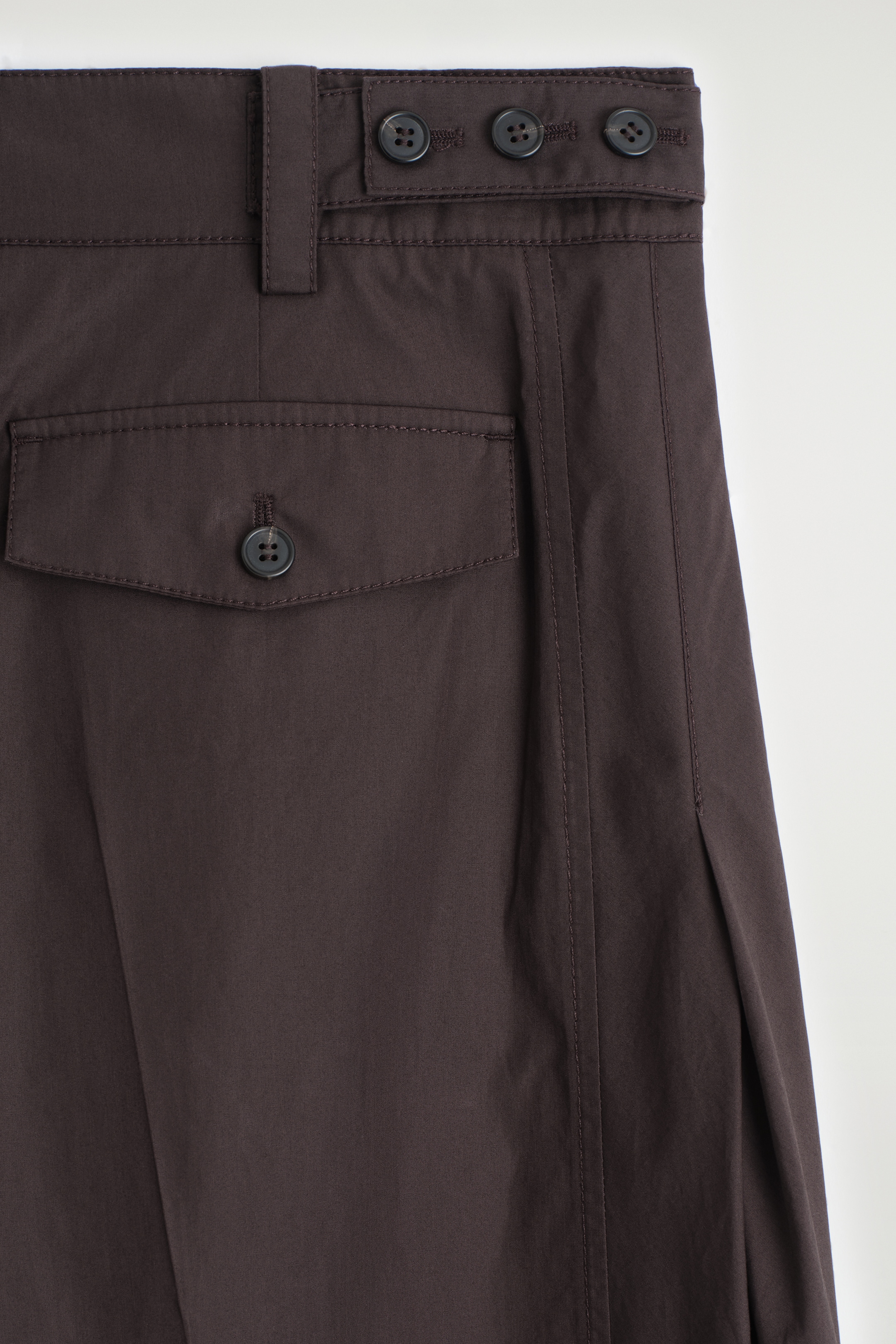 Se større billede: BOMULDSBUKSER MED TØNDEFORMEDE BEN – RELAXED - MØRKEBRUN - DAME | H&M DK 7