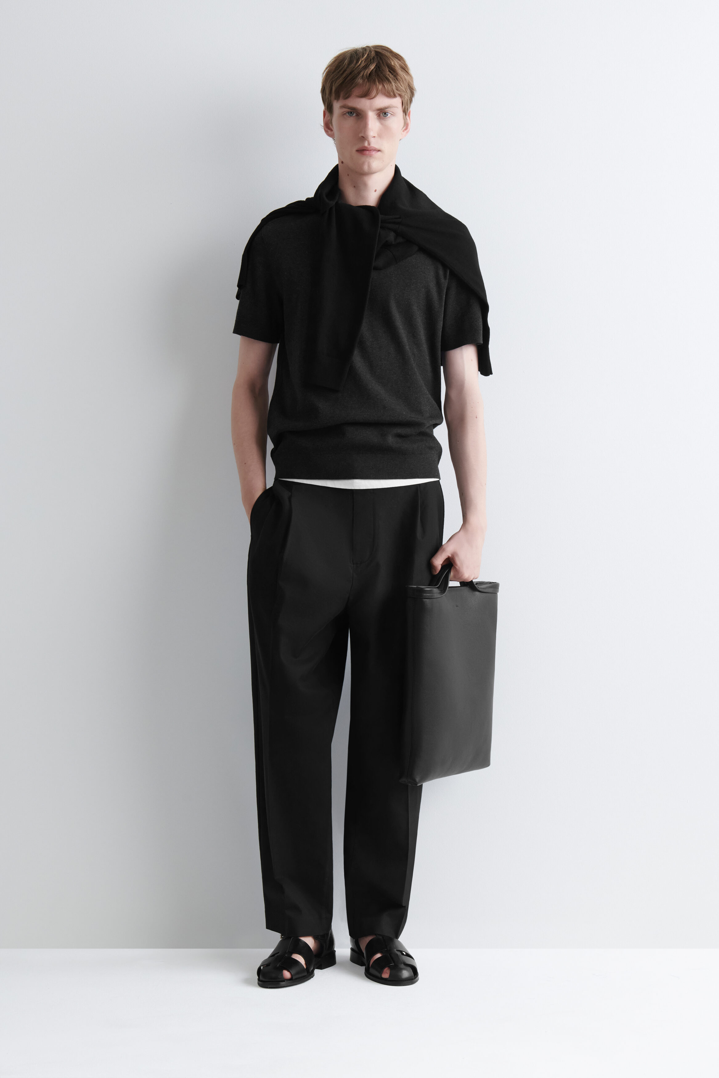 TETHER TOTE BAG - LEATHER