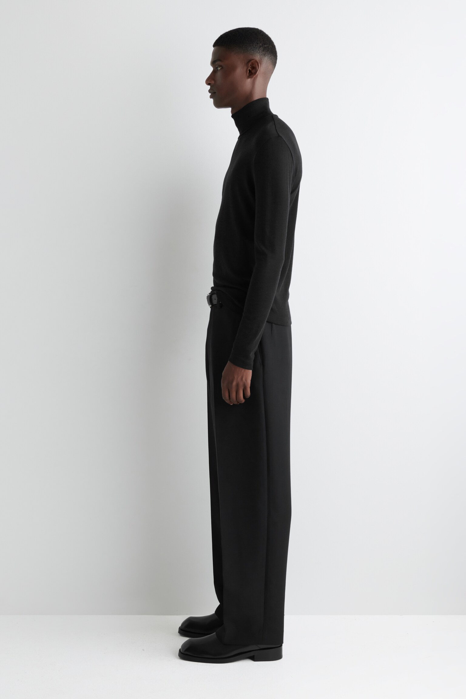 JERSEY FINO DE LANA SLIM FIT - NEGRO/MARRÓN OSCURO - 4