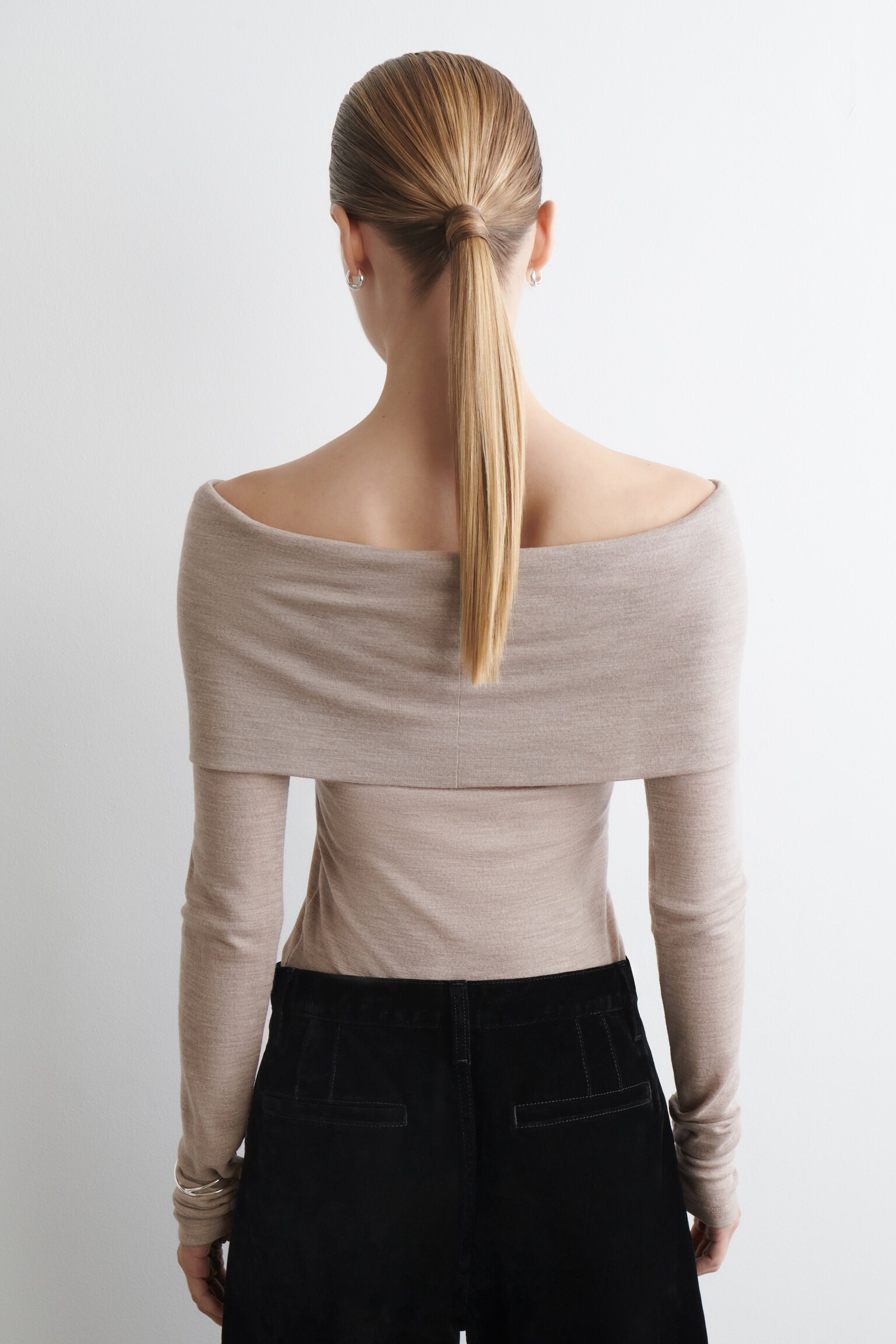 TOP DE LANA MERINO CON HOMBROS DESCUBIERTOS - BEIGE/MARRÓN OSCURO/BLANCO ROTO - 6