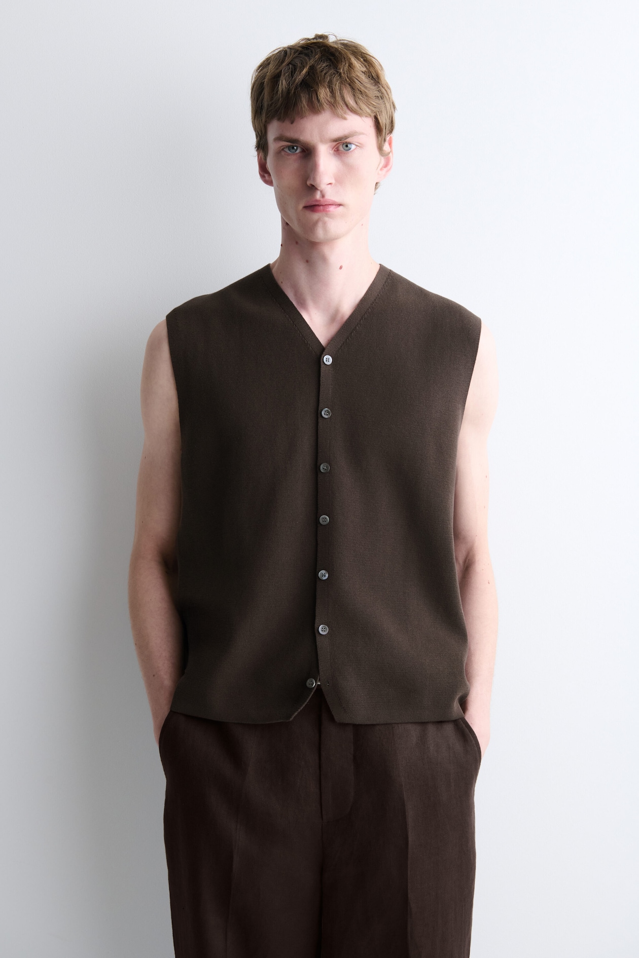 MILANO-KNIT WAISTCOAT — BROWN
