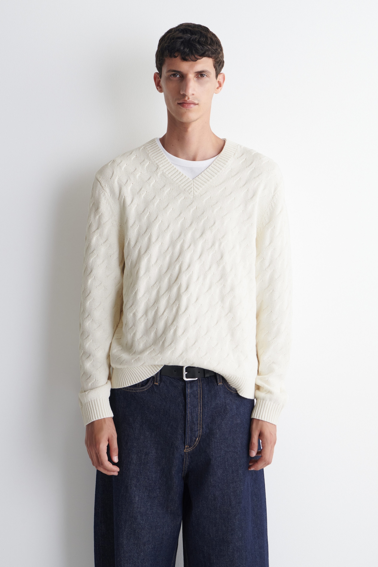 CABLE-KNIT COTTON-SILK V-NECK SWEATER — OFF-WHITE