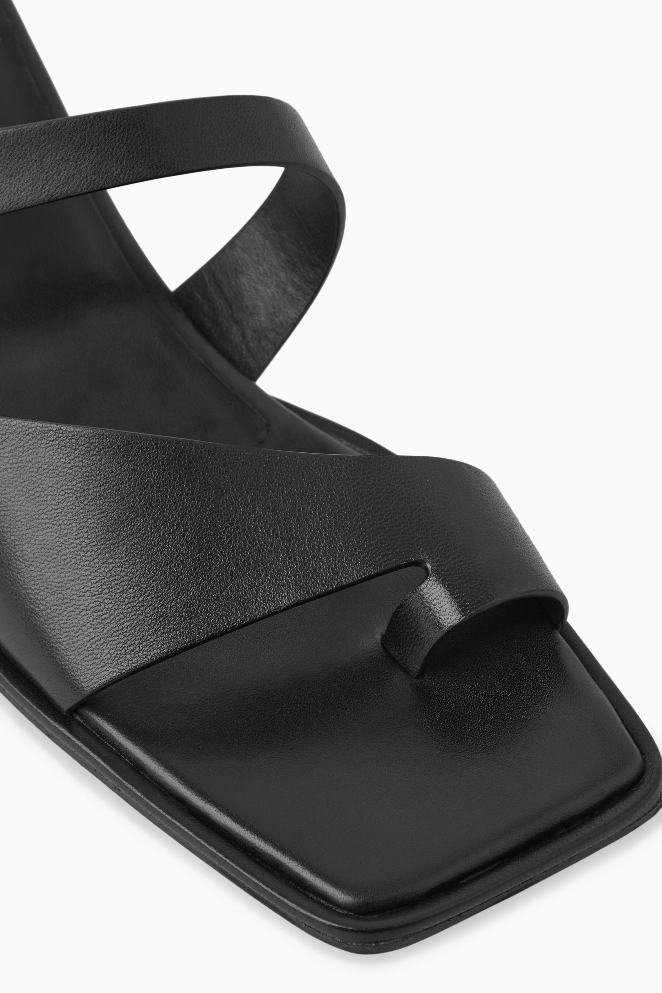 View larger image: TOE-THONG HEELED SANDALS - BLACK - Ladies | H&M GB 3