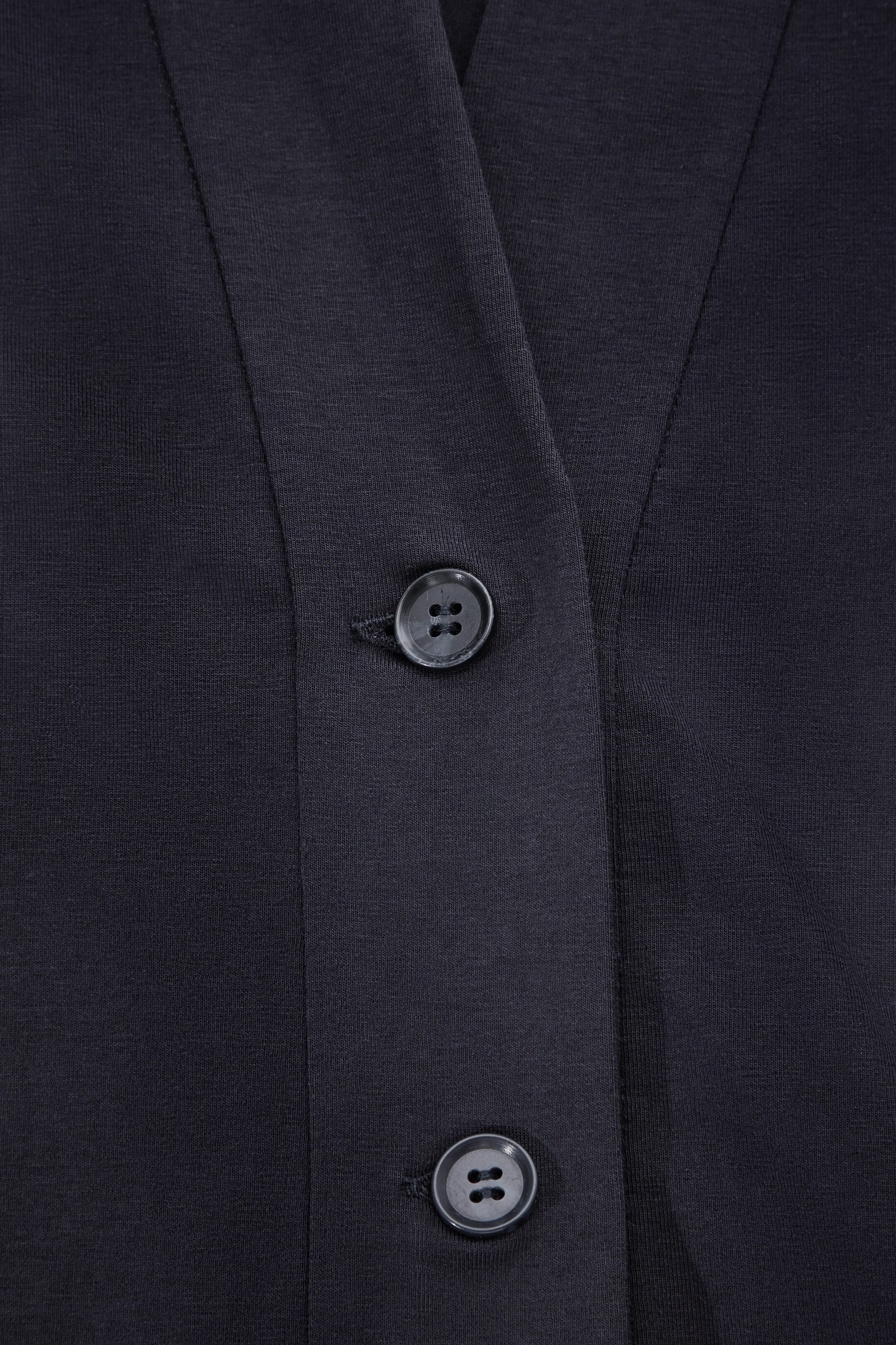 StillMedia/DescriptiveDetail