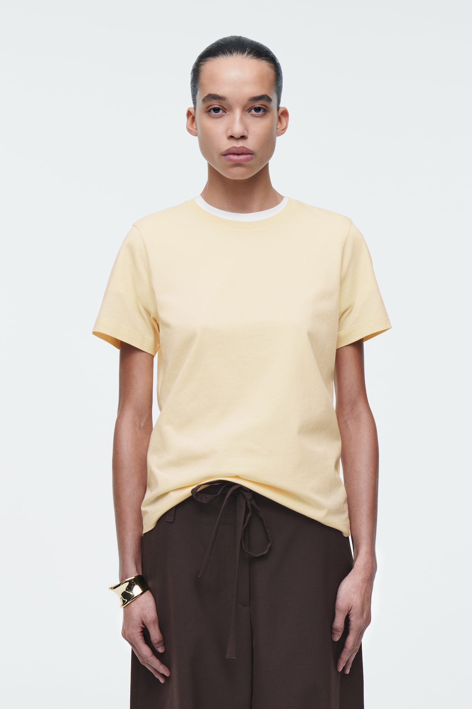T-SHIRT AUS BAUMWOLLE MIT RUNDHALSAUSSCHNITT - HELLGELB/WEISS/HELLGRAU MELIERT/SCHWARZ/HELLBLAU/NAVYBLAU/WEISS/GESTREIFT/GRAU MELIERT/DUNKLES KHAKI - 1