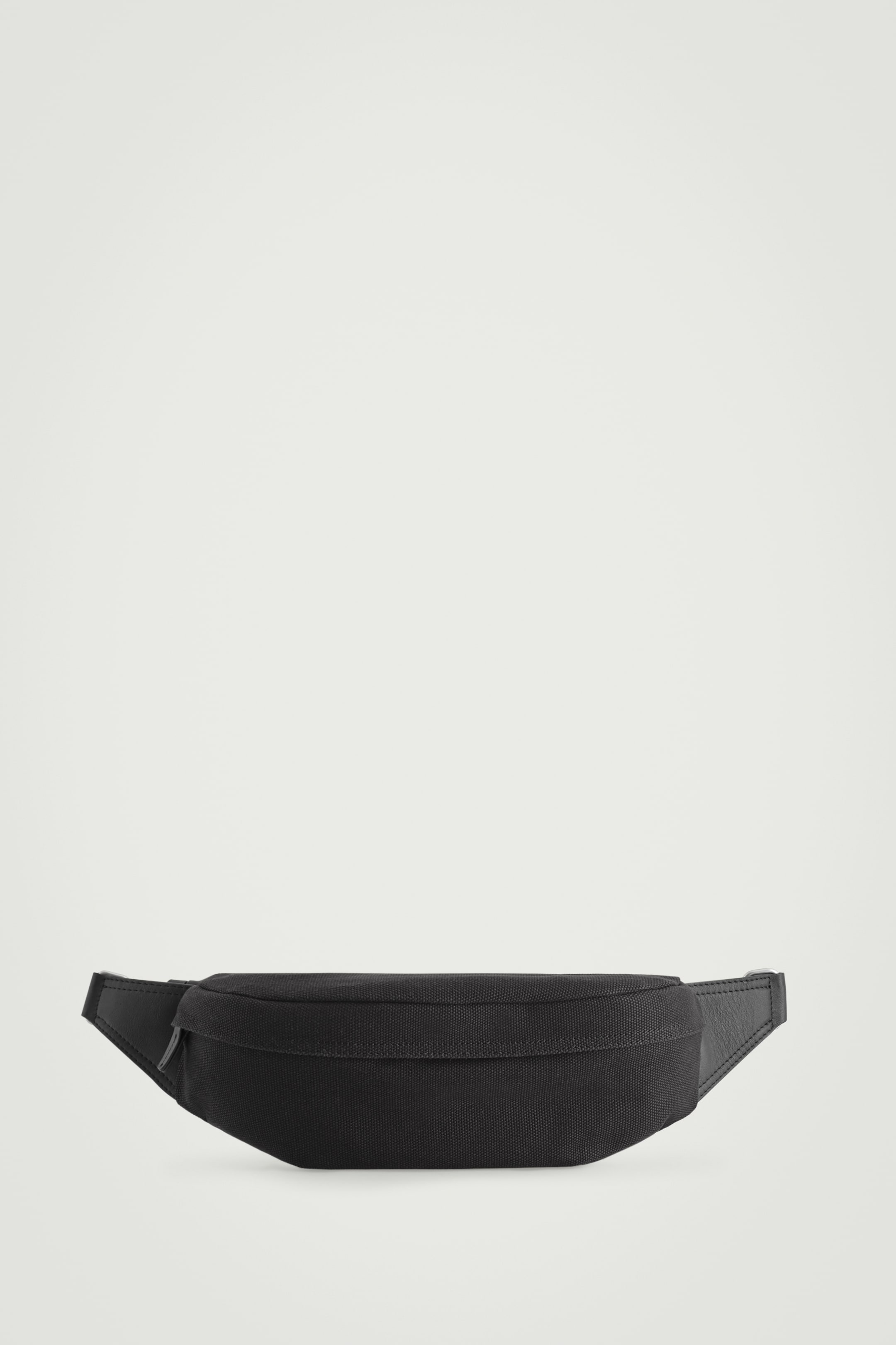 Grösseres Bild ansehen: UMHÄNGETASCHE MIT UTILITY-DETAILS - CANVAS - SCHWARZ - HERREN | H&M CH 4