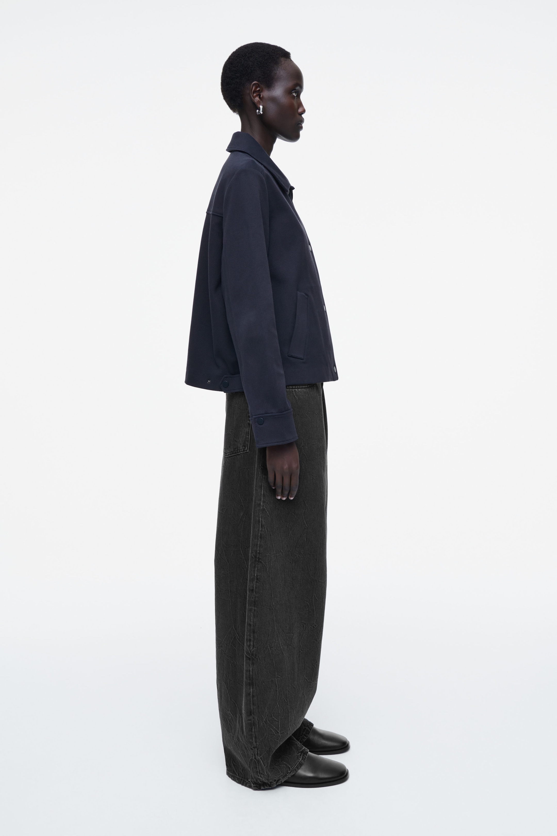 CHAQUETA FUNCIONAL CON FORMA DE TRAPECIO