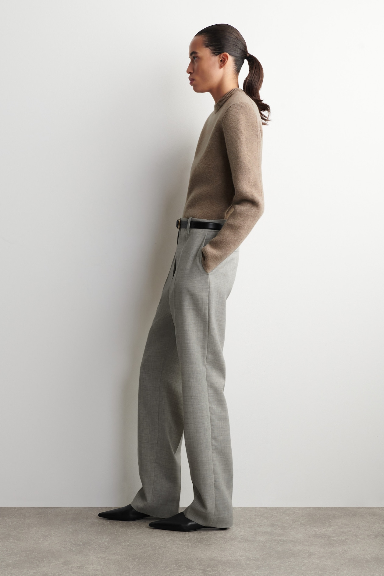 SCULPTED-SHOULDER MERINO WOOL JUMPER — BEIGE