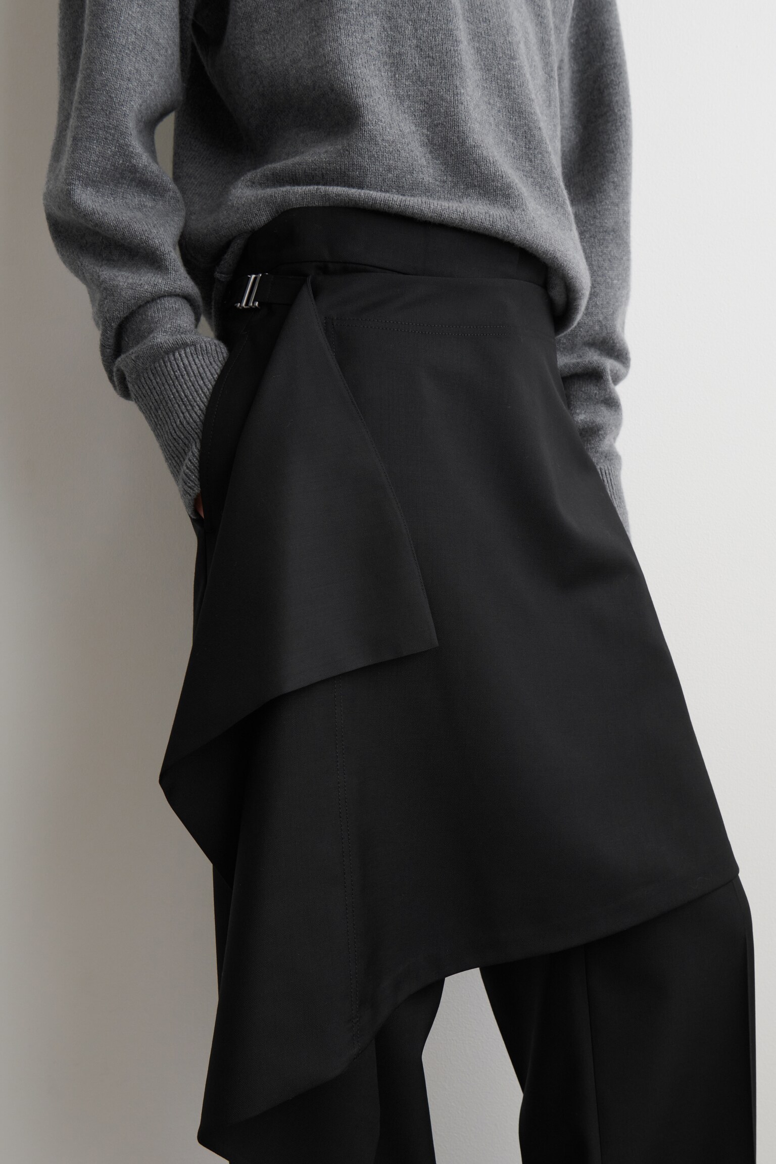 WOOL SKIRT TROUSERS - BLACK/NAVY - 4