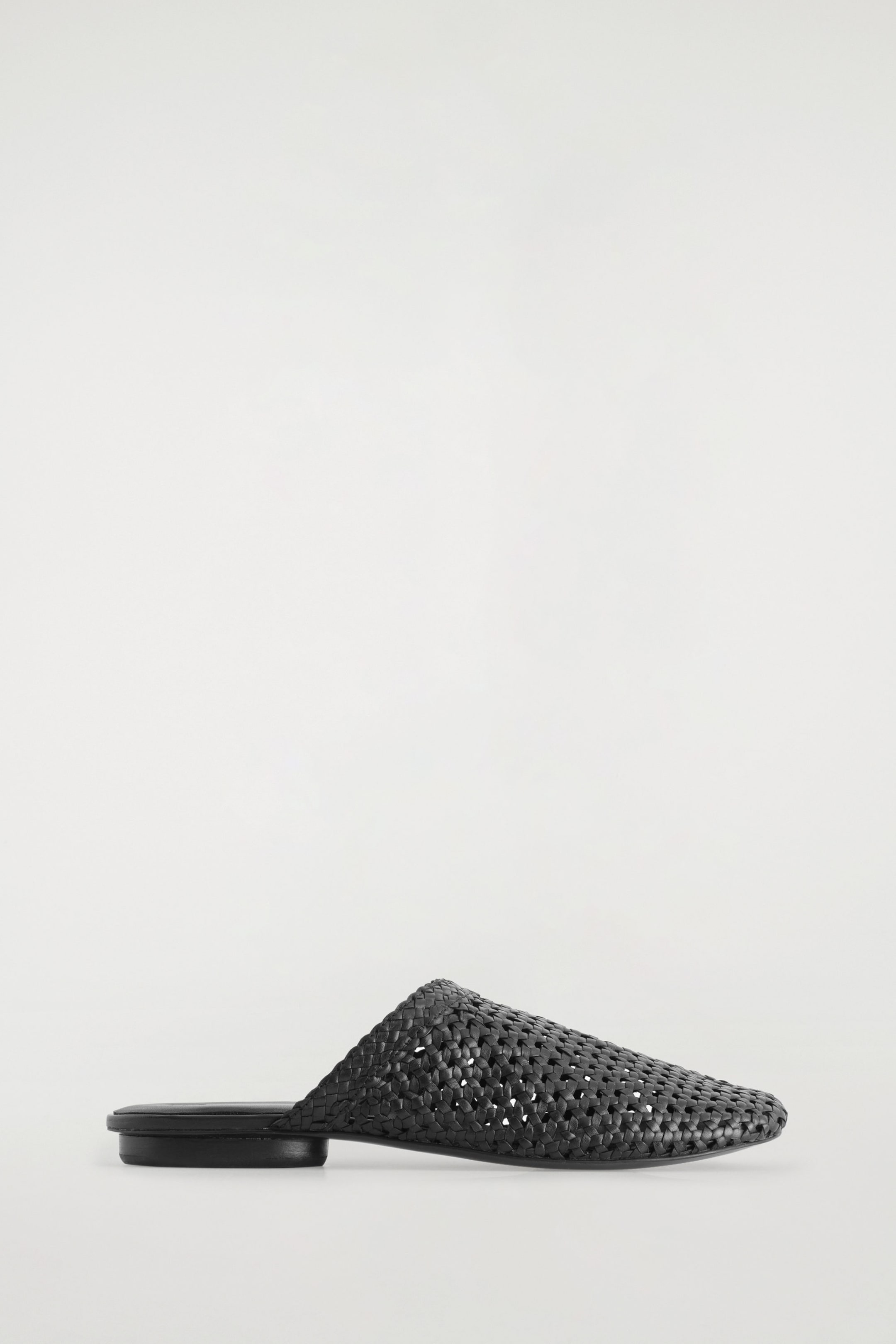 BRAIDED LEATHER MULES