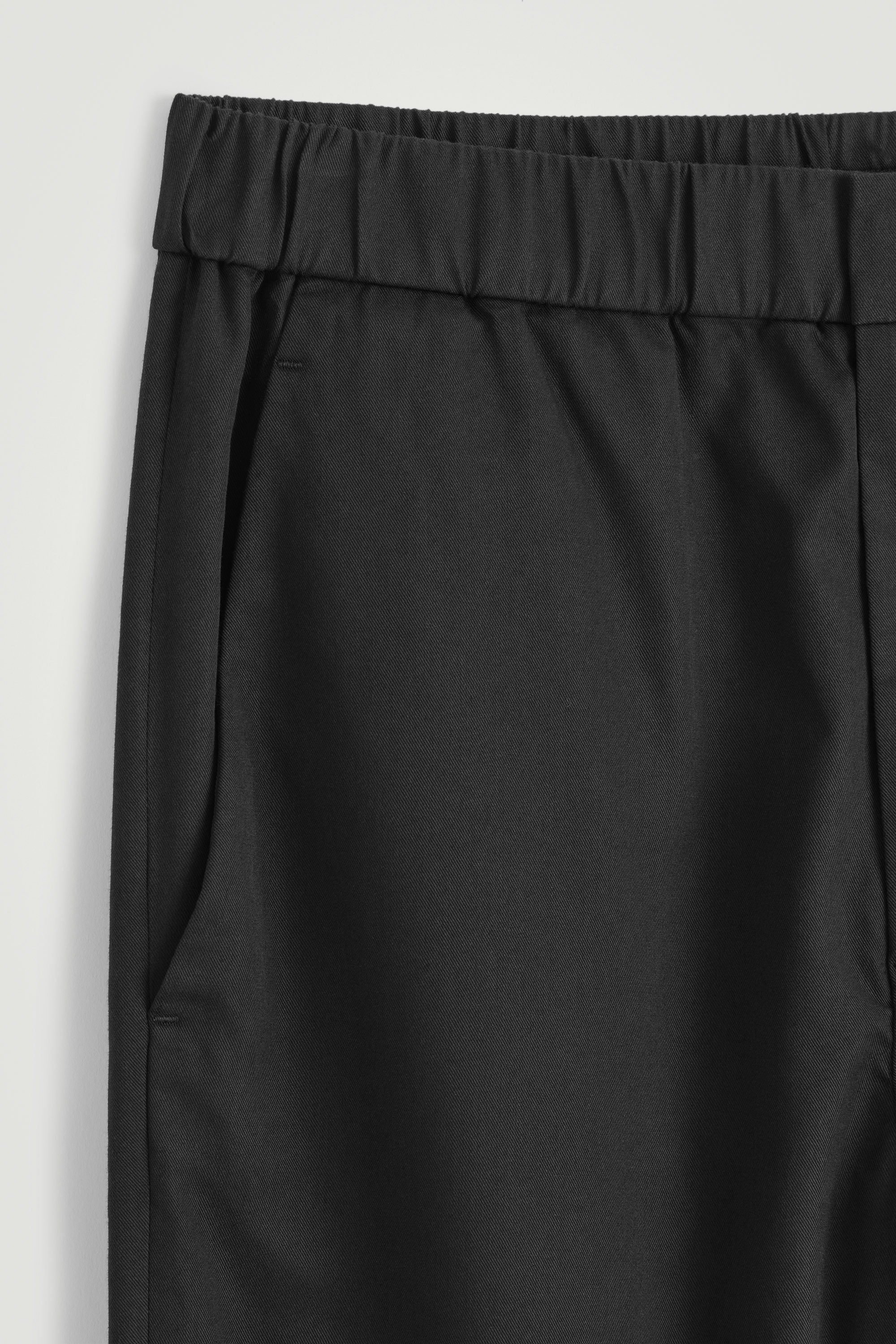 TWILL TAPERED PANTS - BLACK | COS