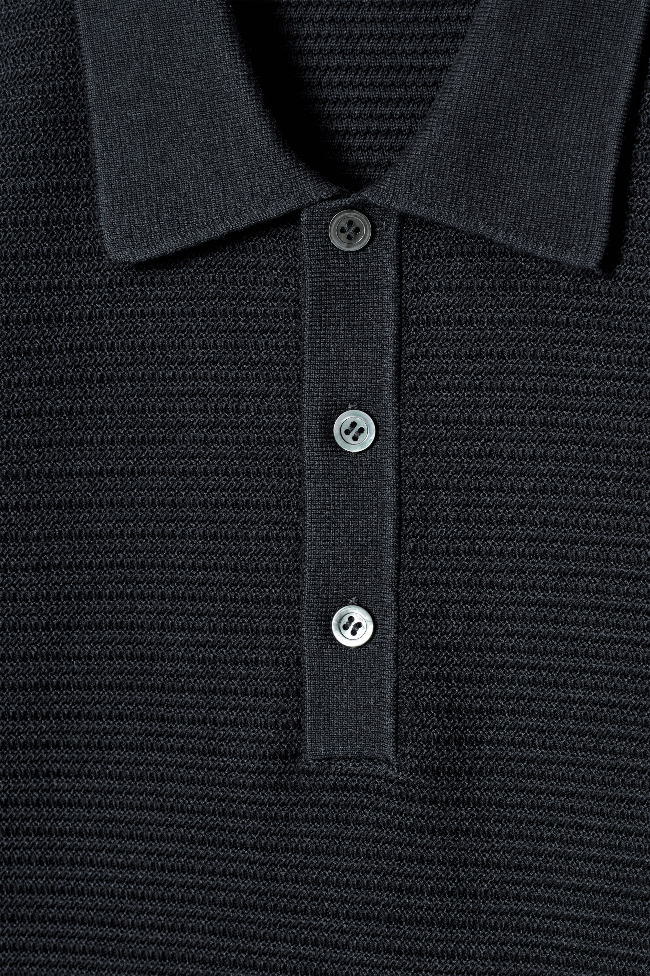 Grösseres Bild ansehen: STRUKTURIERTES STRICK-POLOSHIRT AUS BAUMWOLLE - NAVYBLAU - HERREN | H&M CH 7