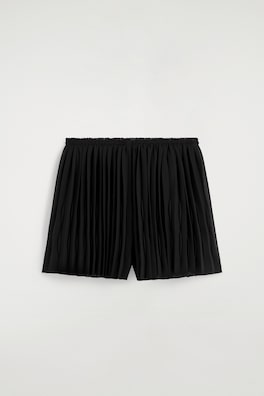 PLEATED GEORGETTE SHORTS — BLACK 7