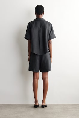 TAILORED ELASTICATED LINEN SHORTS — BLACK 3