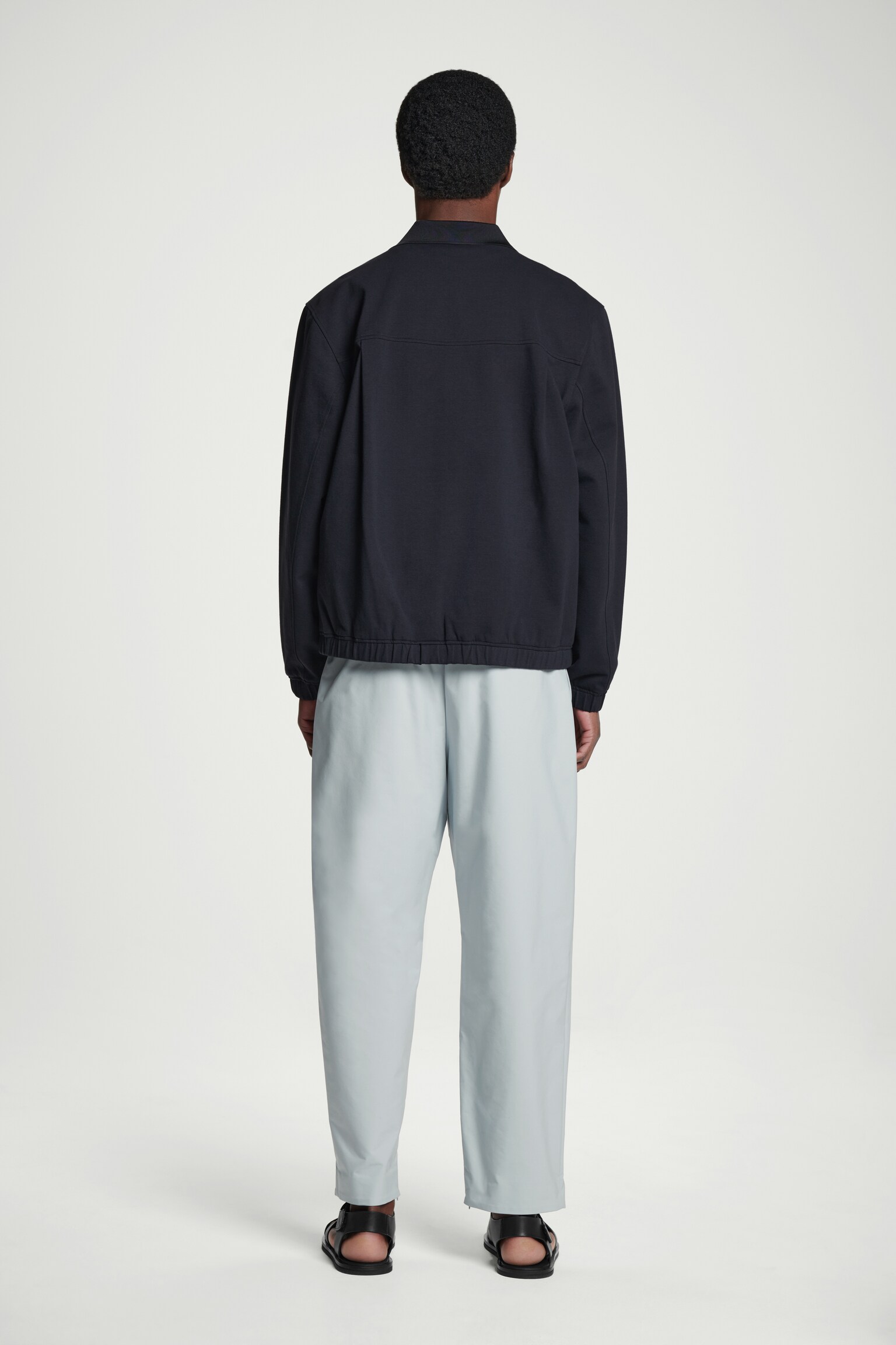 JOGGER FUSELÉ À PLIS PIQUÉS - GRIS - 5
