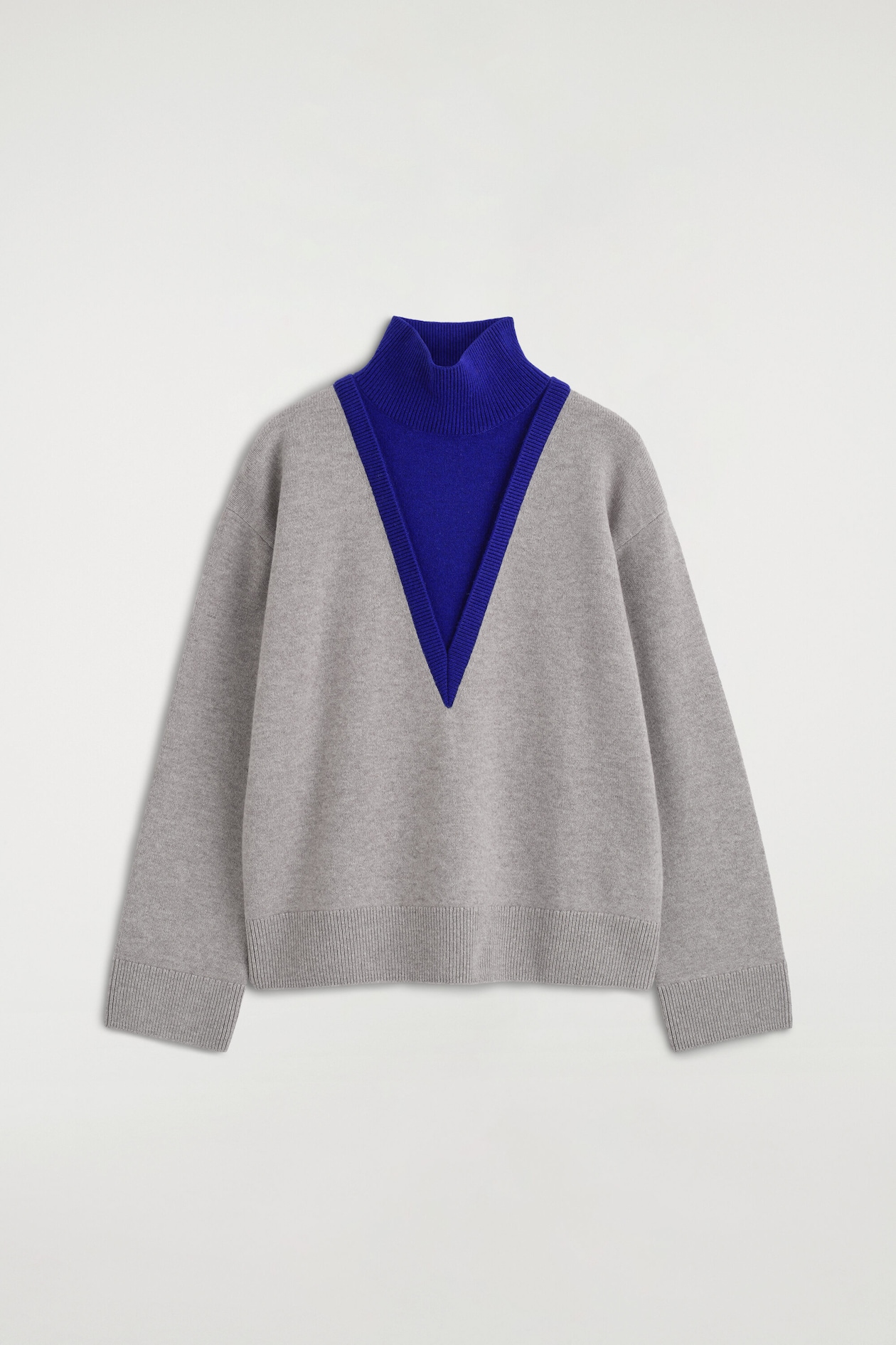 LAYERED MOCK-NECK MERINO WOOL SWEATER — GRAY / COBALT