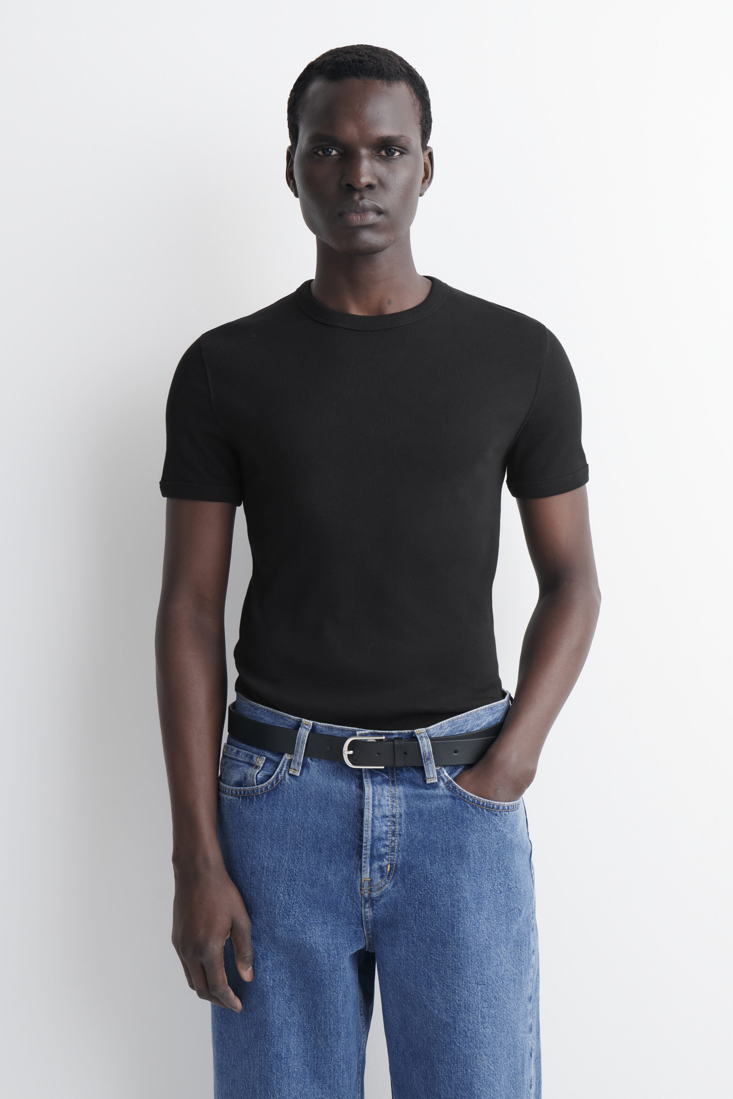 cos slim ribbed t shirt ブラック　Mサイズ SLIM RIBBED COTTON T-SHIRT - BLACK | COS US