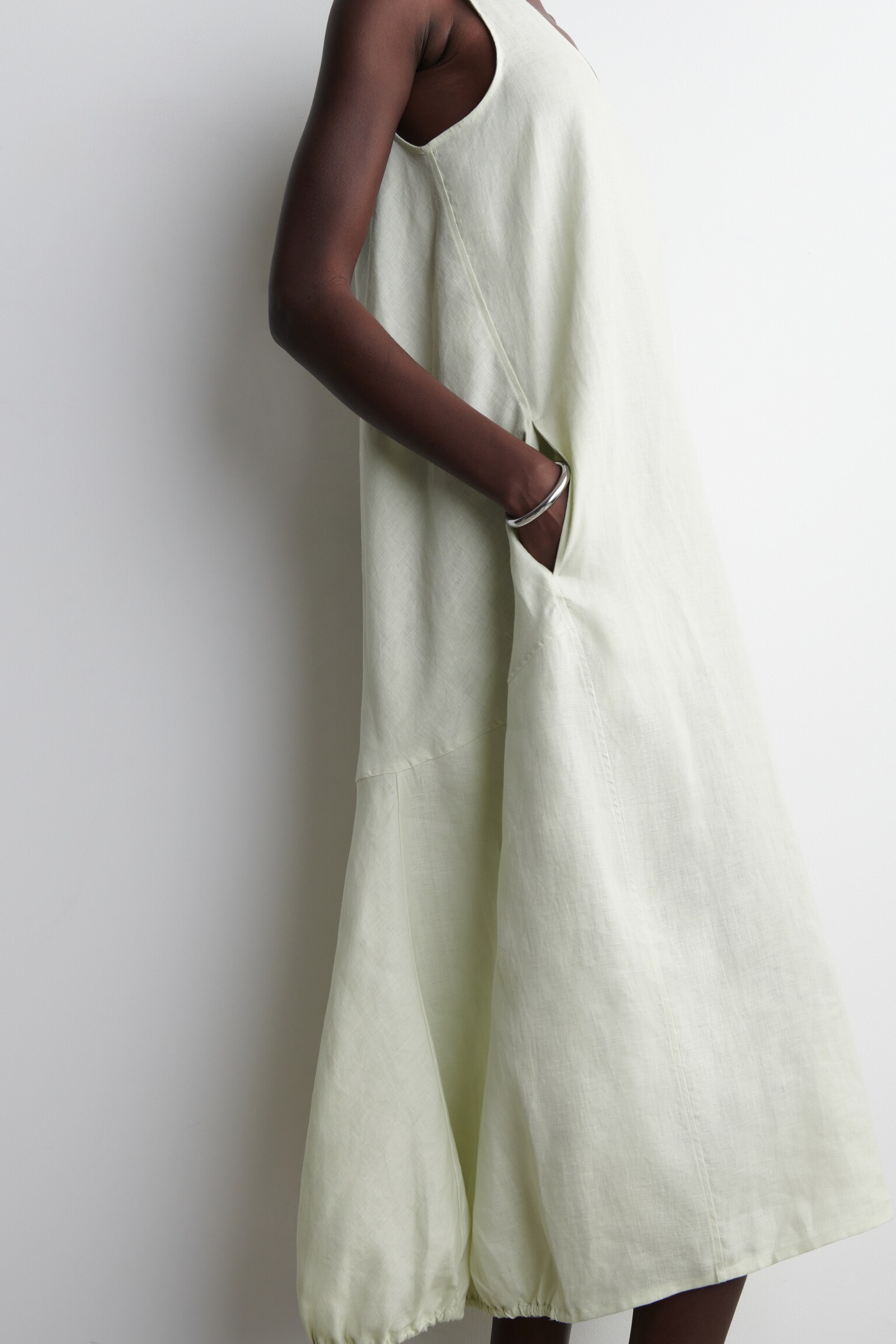VESTIDO LARGO DE LINO CON DOBLADILLO ELÁSTICO - VERDE CLARO/NEGRO - 3