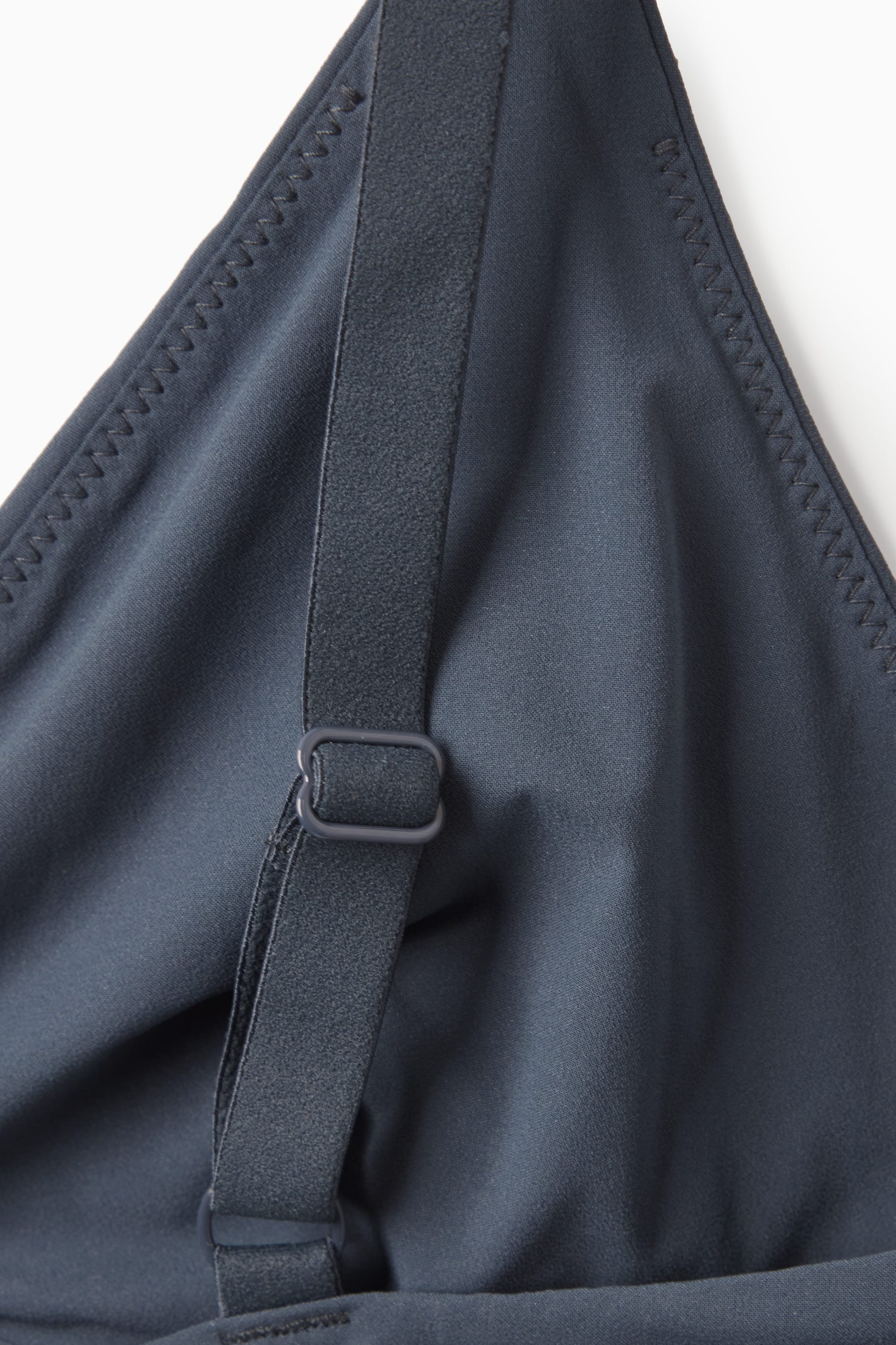 StillMedia/DescriptiveDetail