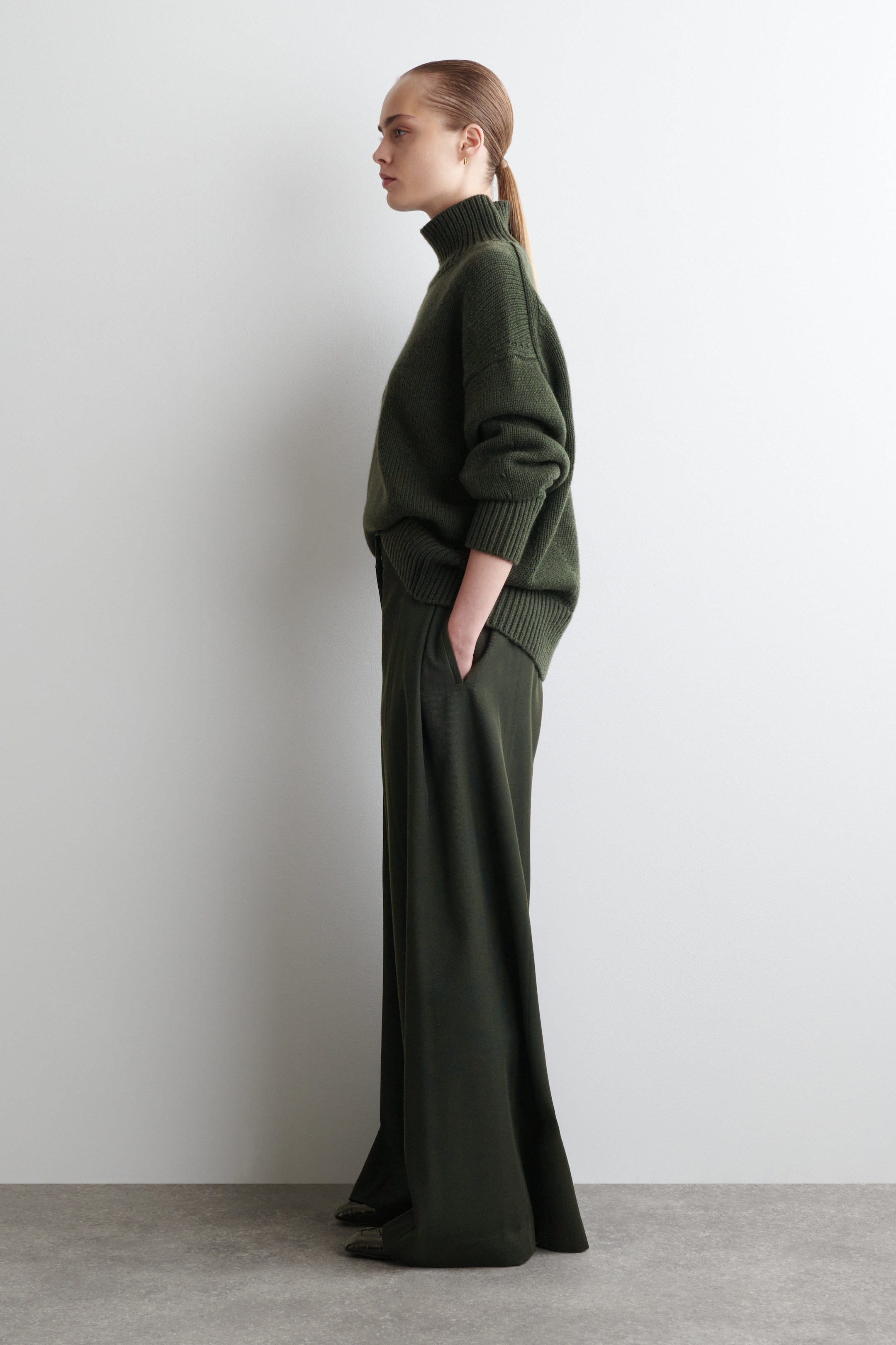 RELAXED WOOL-BLEND WIDE-LEG PANTS