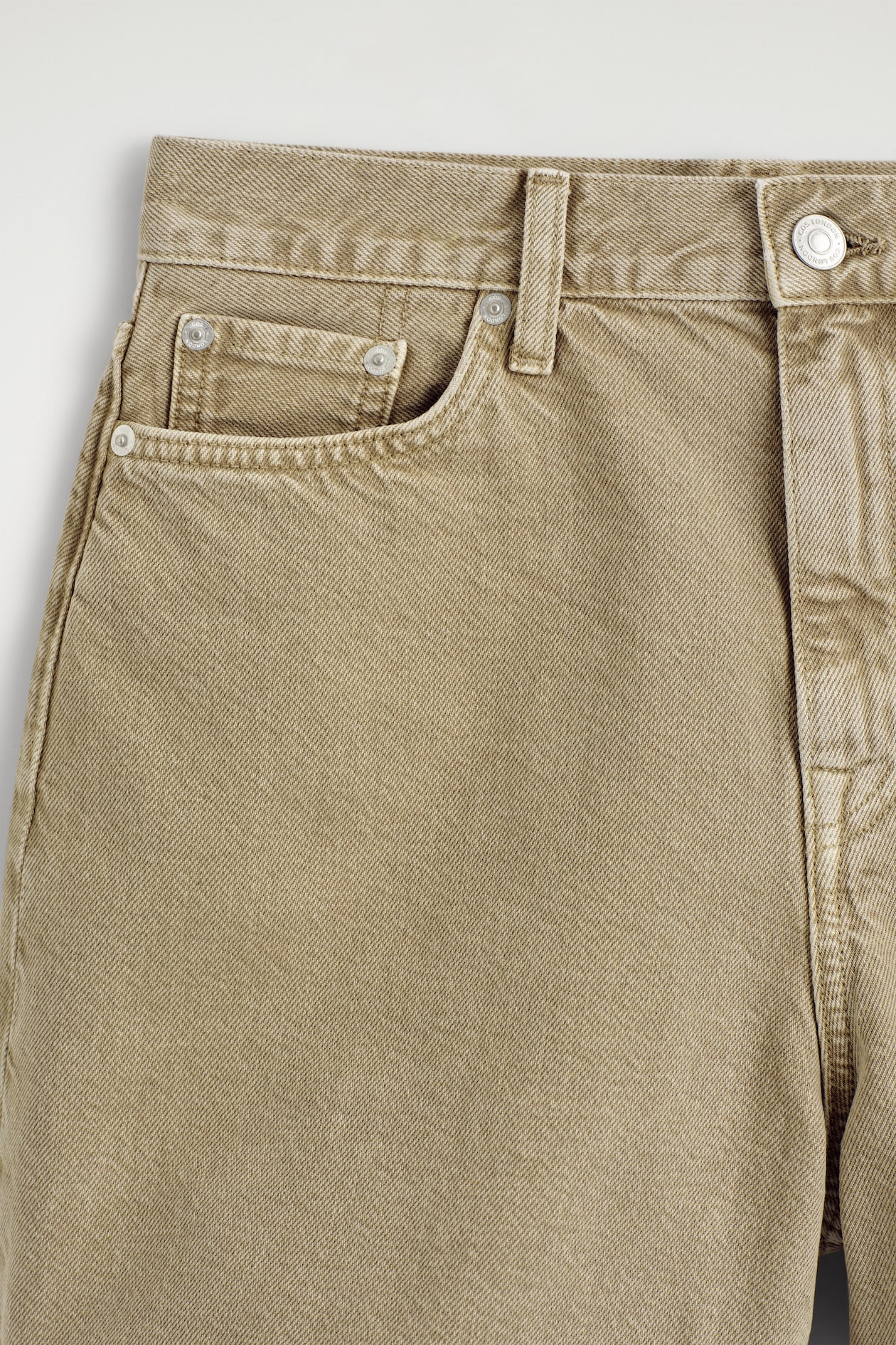 HIGH-RISE DENIM SHORTS — BEIGE