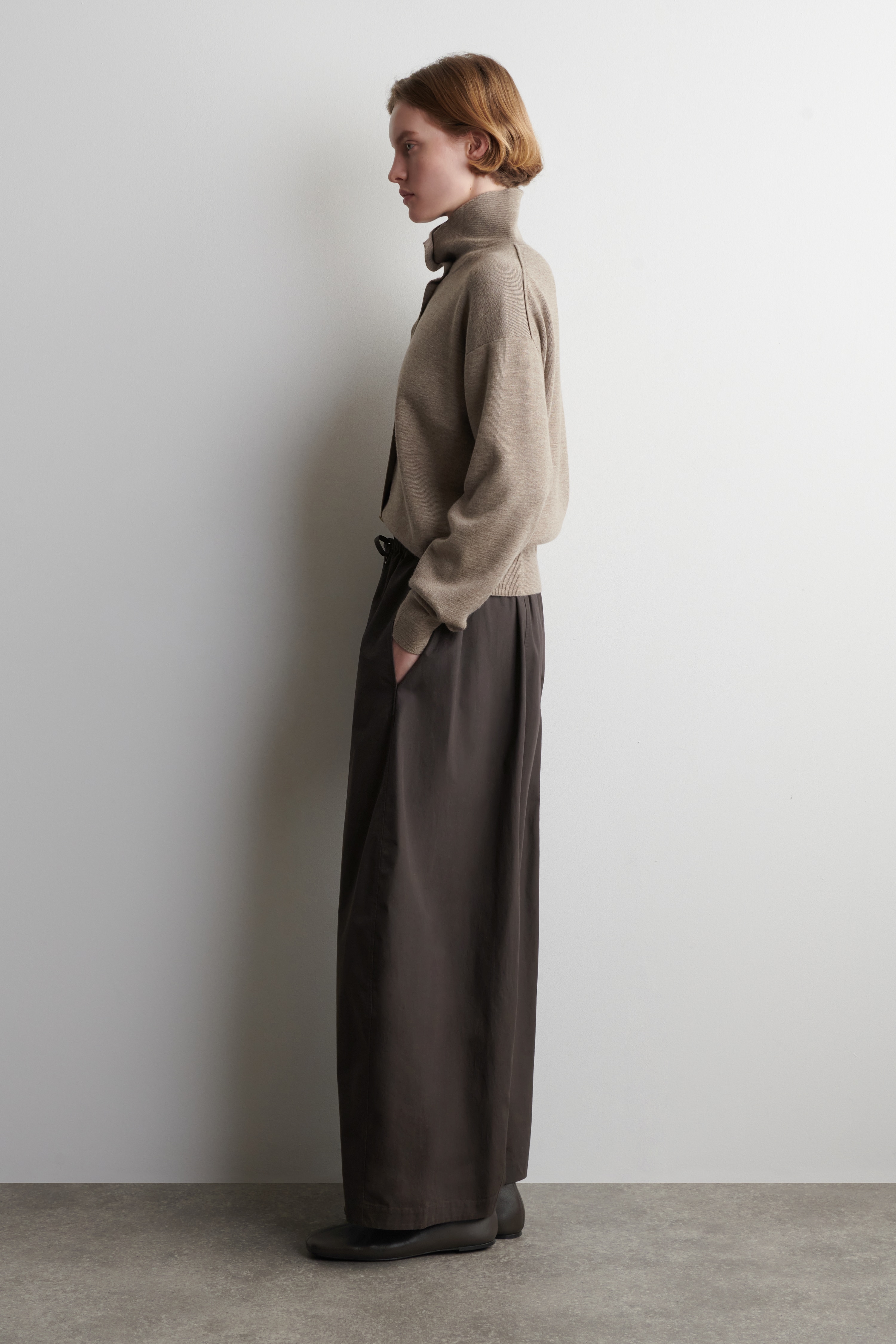 ELASTICATED BARREL-LEG TROUSERS