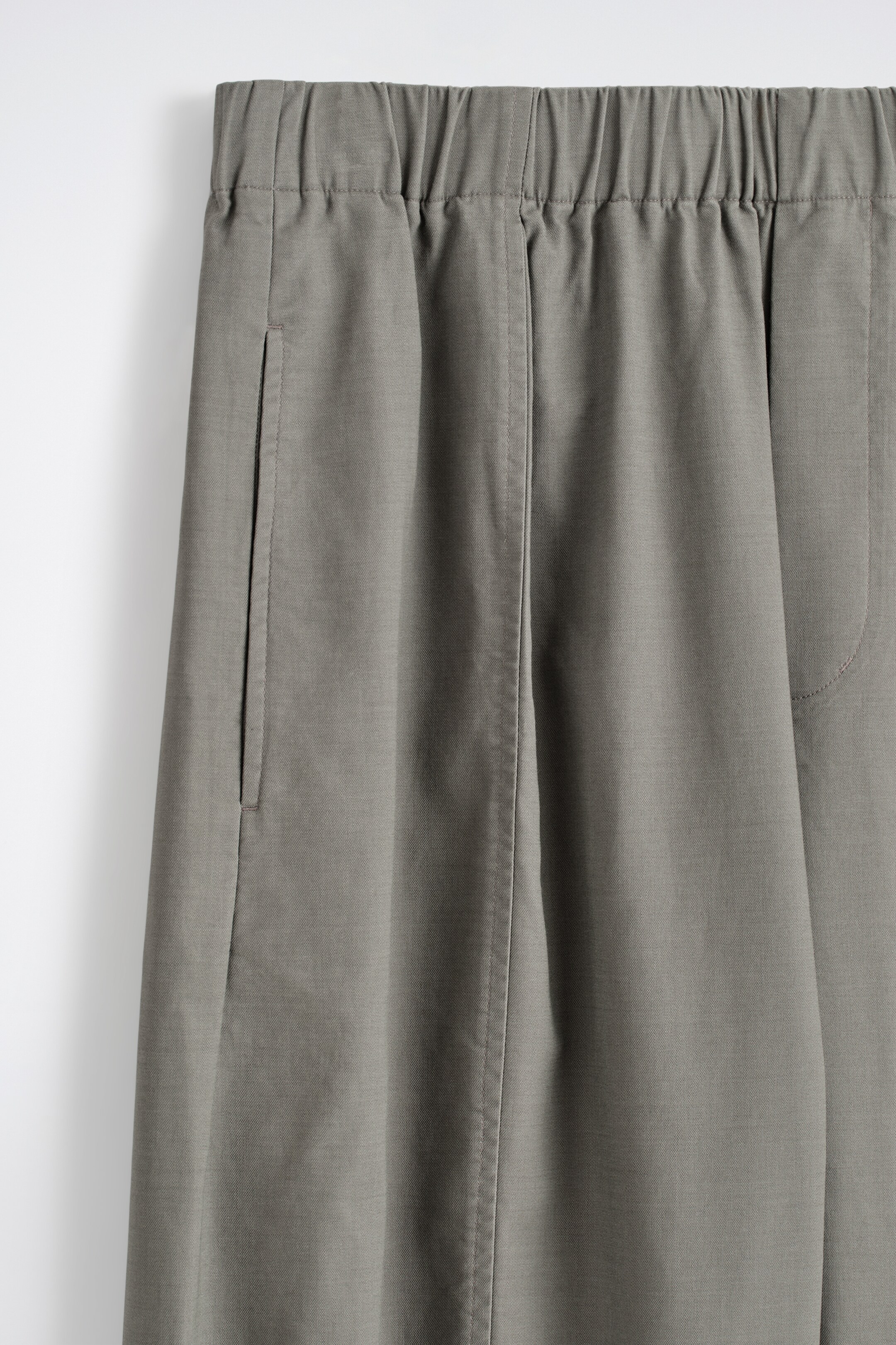 View larger image: COTTON CROPPED BARREL-LEG TROUSERS - GREY - Men | H&M GB 7