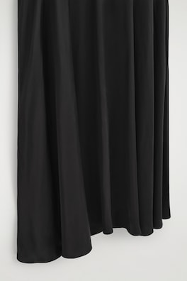 SCARF-DETAIL SATIN MAXI DRESS — CARBON 7