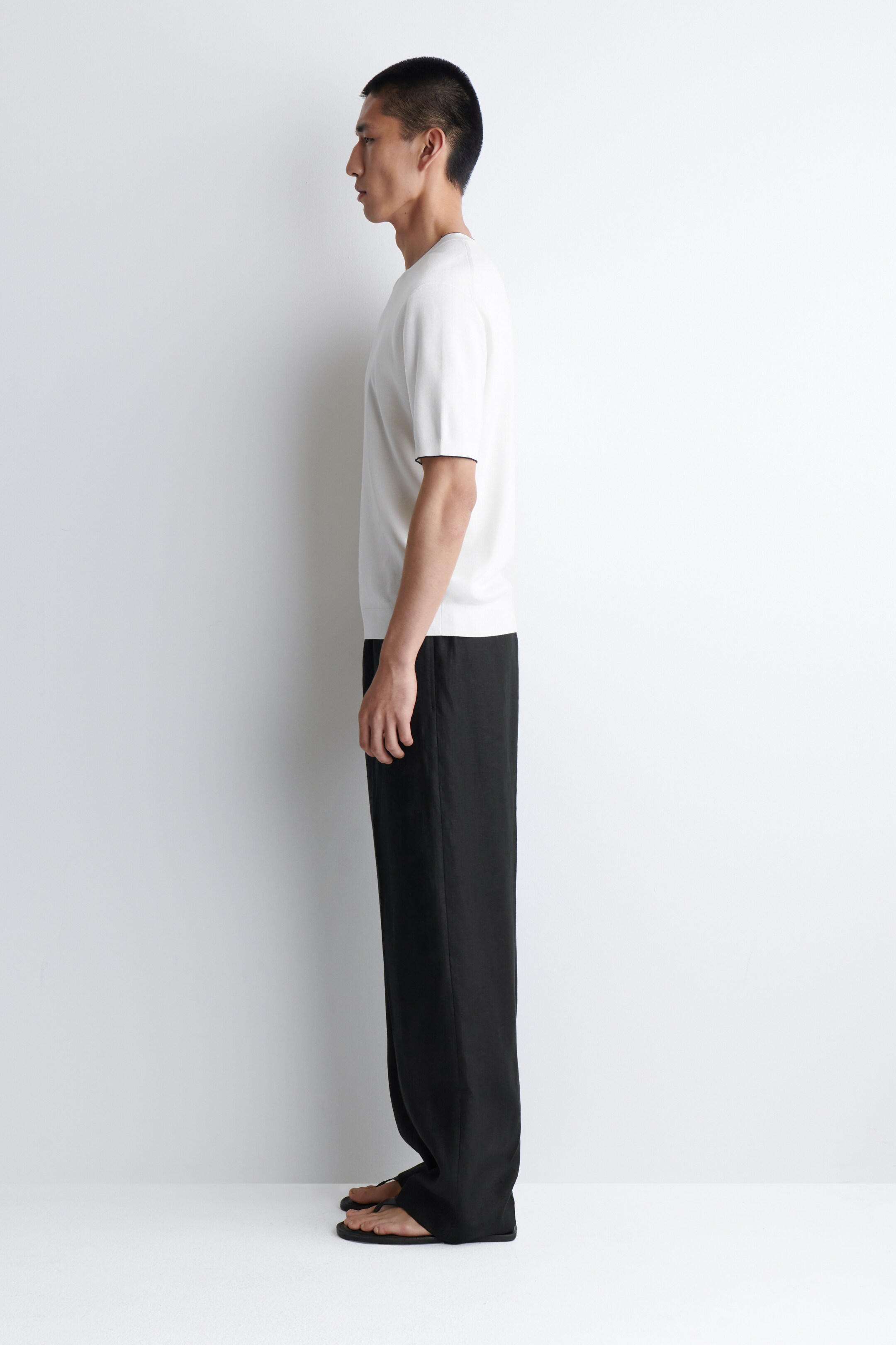 Agrandir l'image: T-SHIRT À BORDURE CONTRASTANTE EN MAILLE - BLANC - HOMME | H&M CH 4