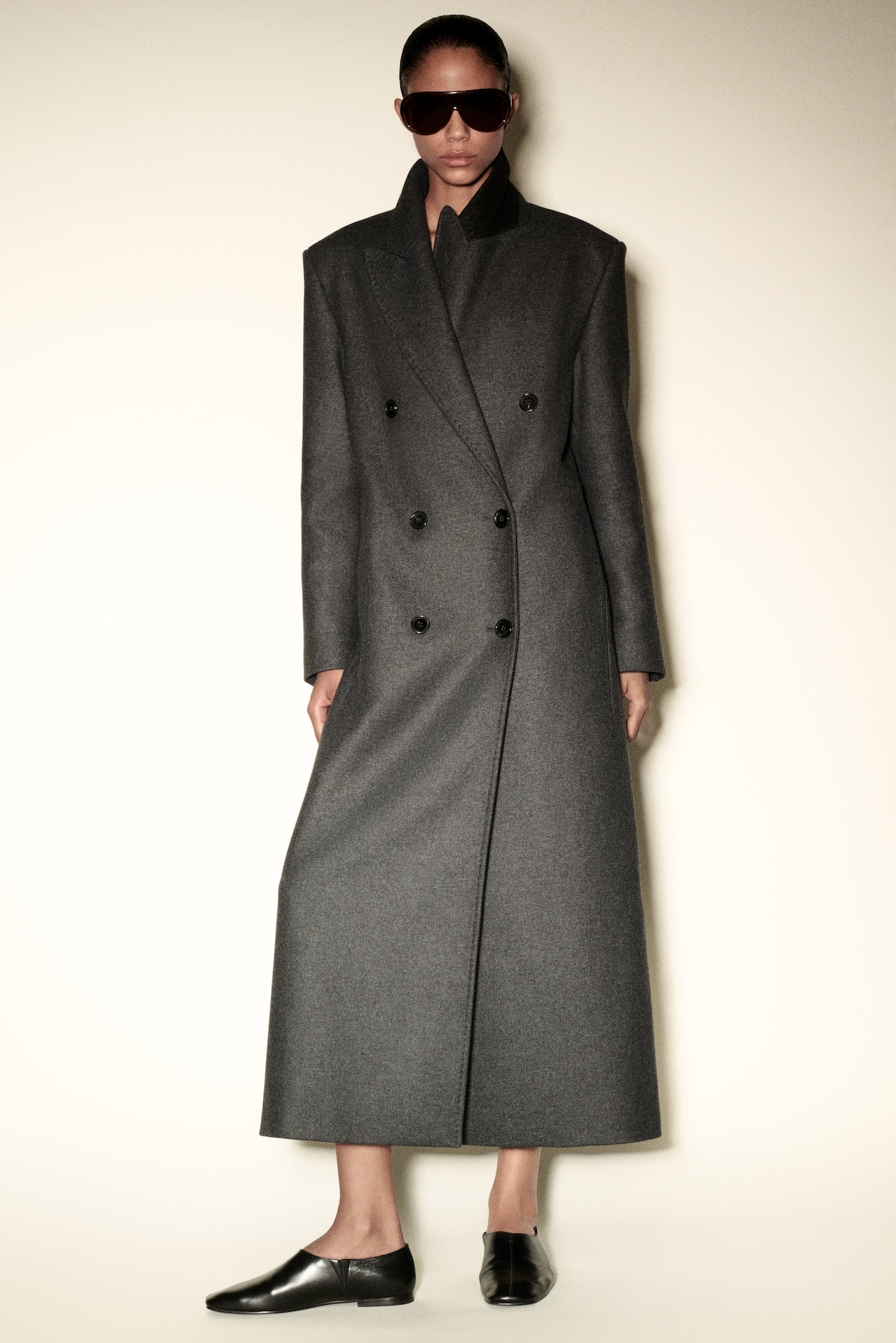 TAILORED WOOL-BLEND DOUBLE-BREASTED COAT — GRAY