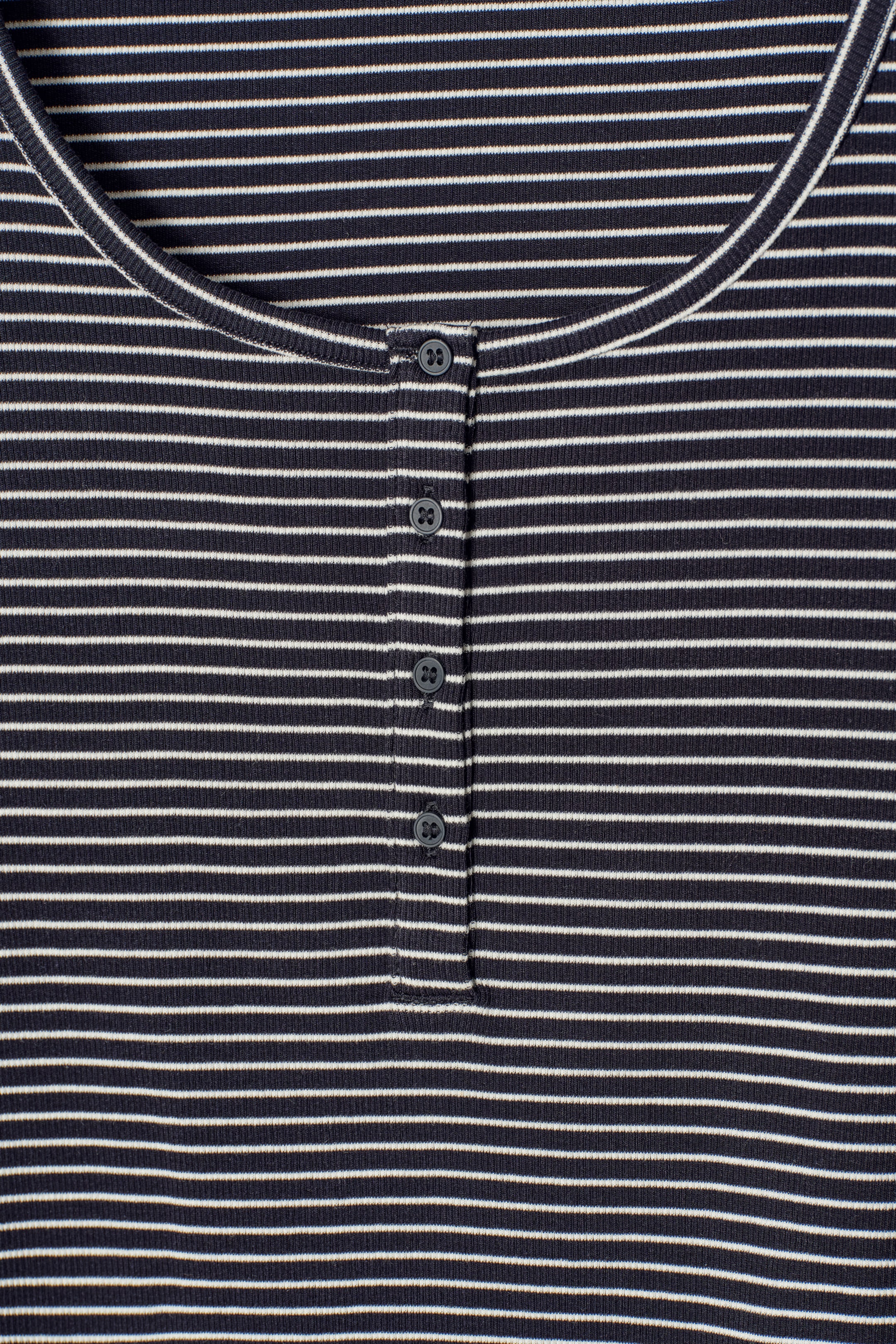 Visa större bild: RIBBAD HENLEY T-SHIRT - MARINBLÅ / RANDIG - DAM | H&M SE 5