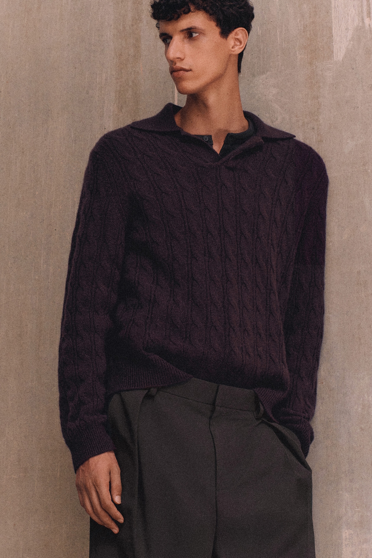 CABLE-KNIT PURE CASHMERE POLO SWEATER — BURGUNDY