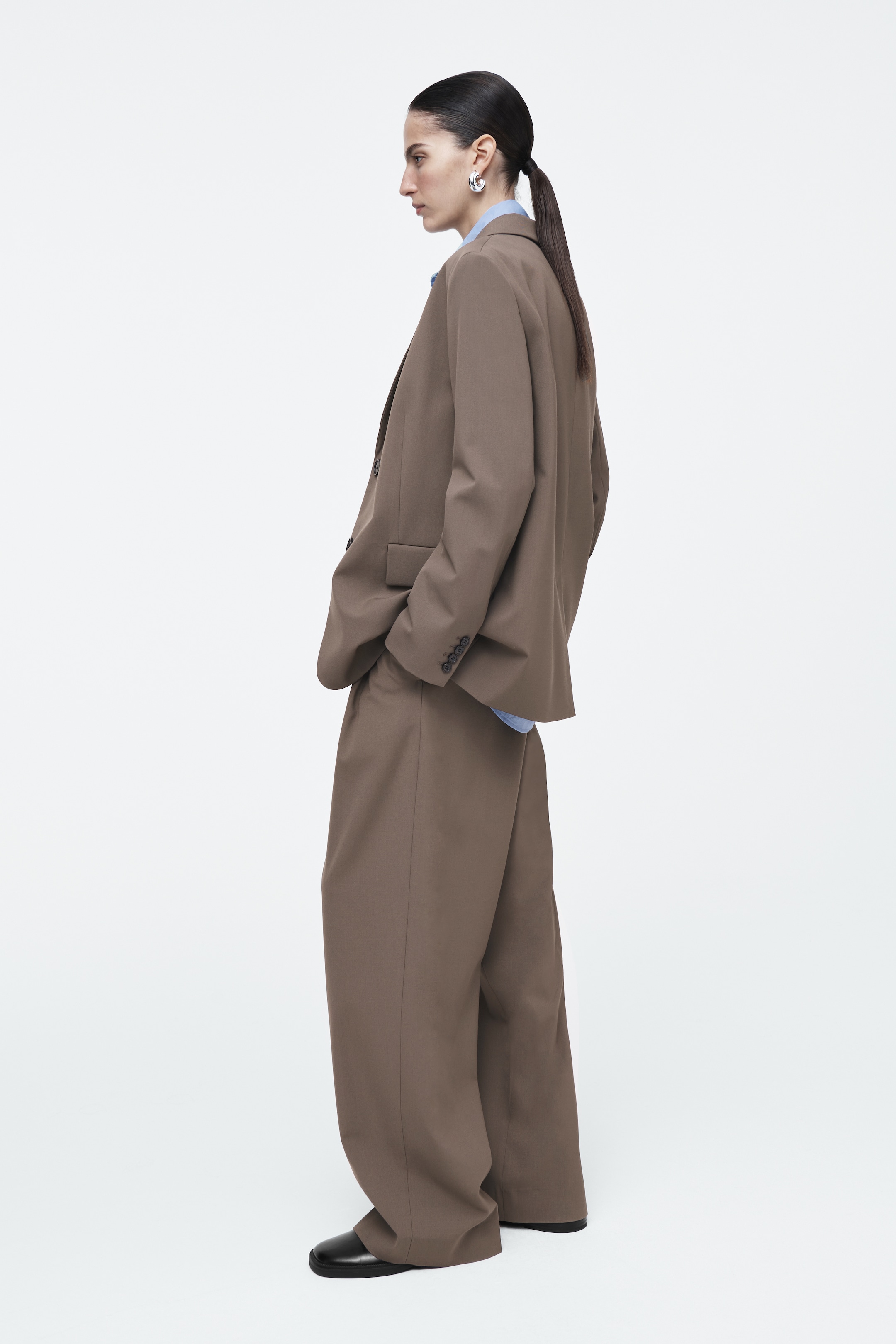 Größeres Bild ansehen: LOCKERER EINREIHIGER BLAZER AUS WOLL-MIX - BRAUN - Ladies | H&M DE 2