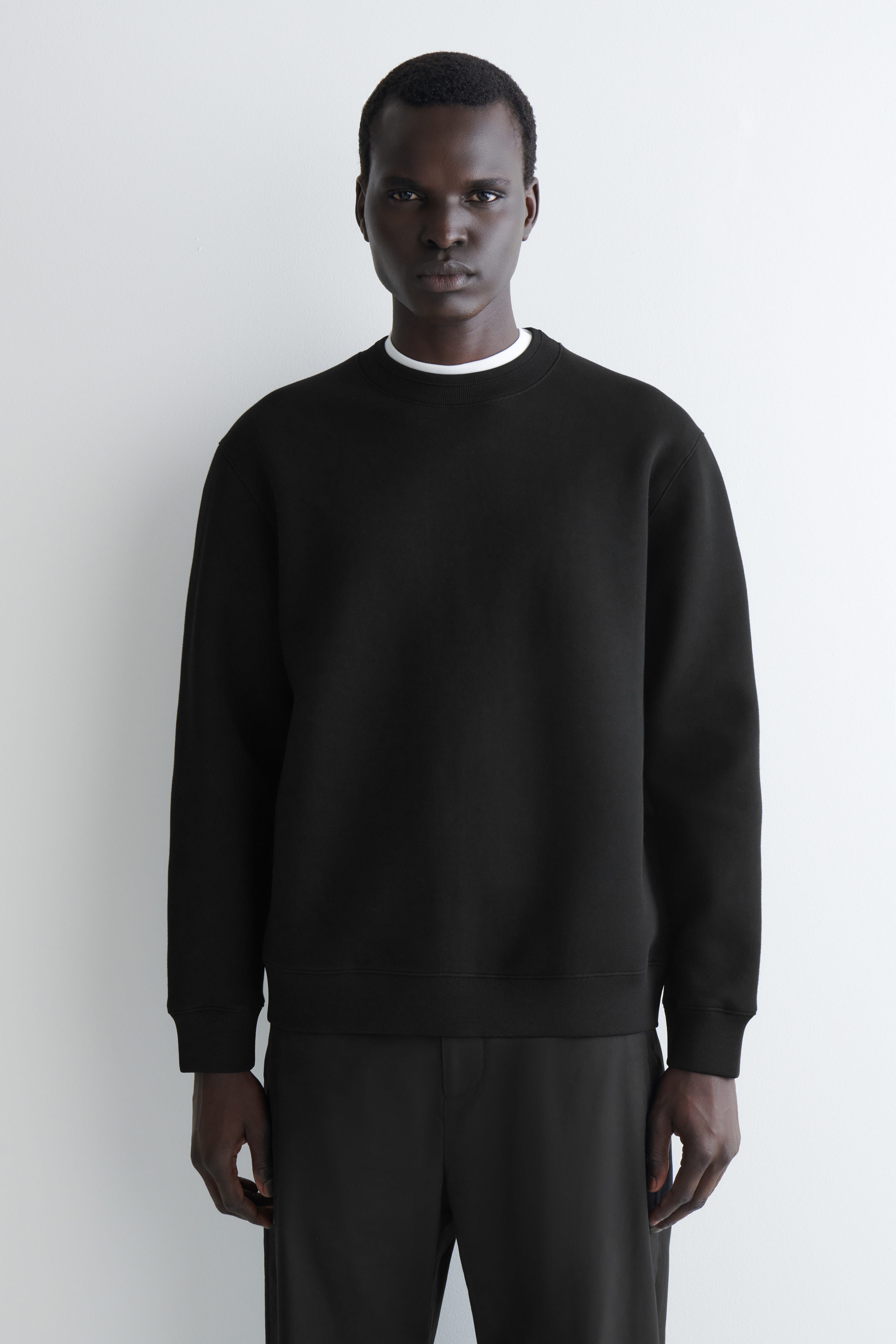 RELAXED SCUBA SWEATSHIRT - BLACK | COS
