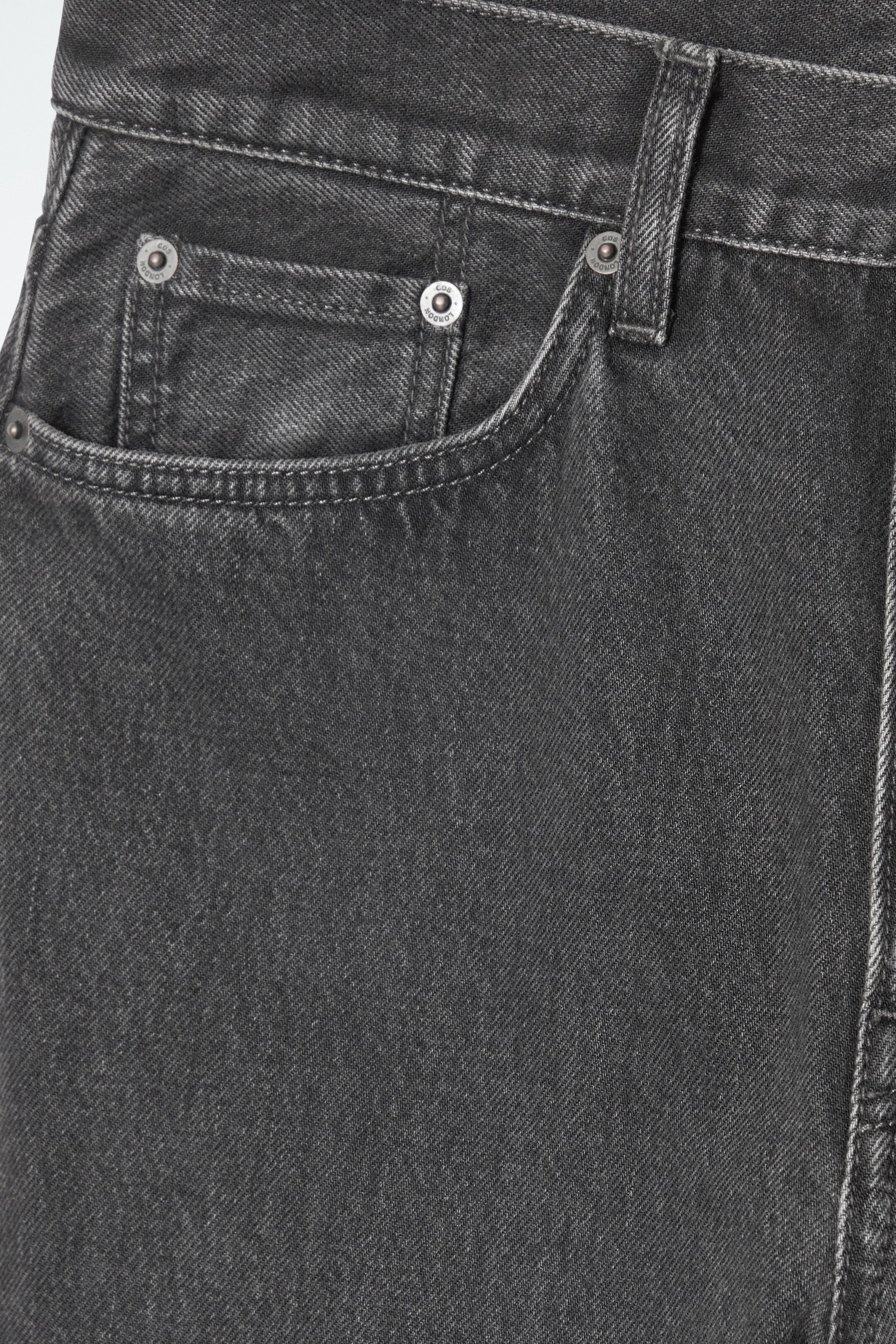 Agrandir l'image: JEAN DROIT COLUMN - NOIR DÉLAVÉ - FEMME | H&M CH 6