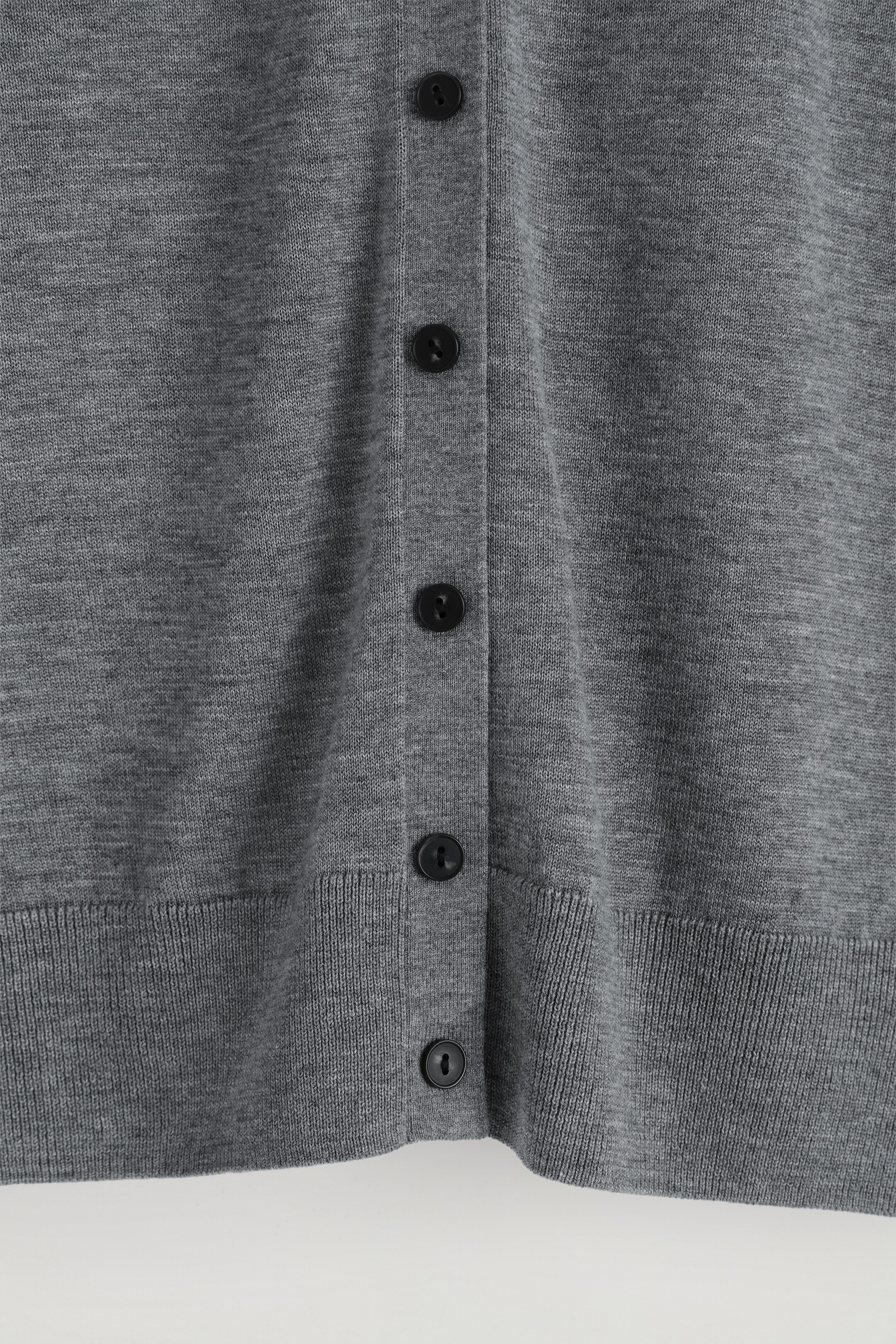 Zobraziť väčší obrázok: POLO KARDIGÁN Z MERINO VLNY - Sivý mélanž - ŽENY | H&M SK 6