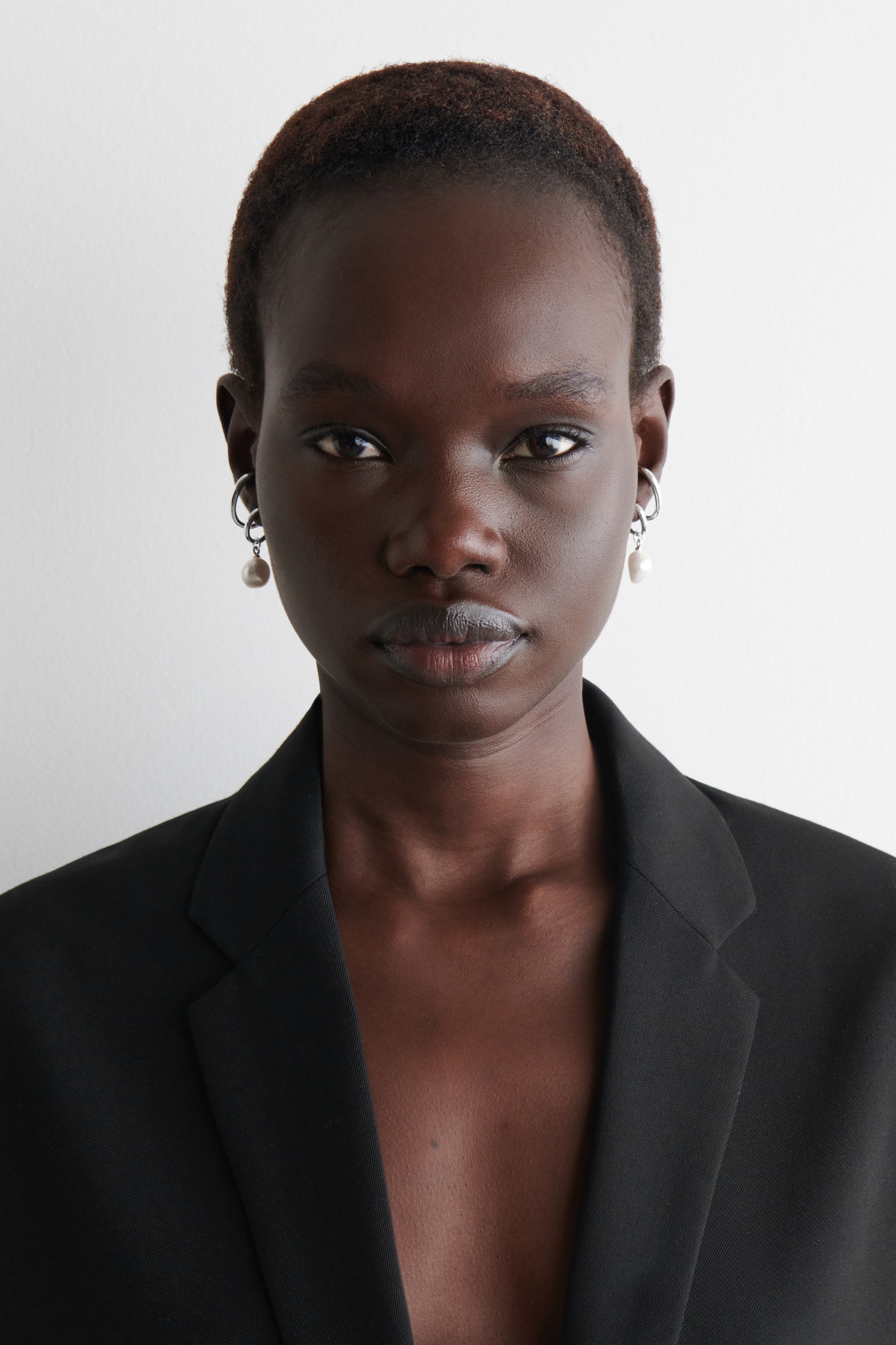 Ingrandisci l'immagine: DOUBLE-HOOP PEARL EARRINGS - SILVER - DONNA | H&M CH 1