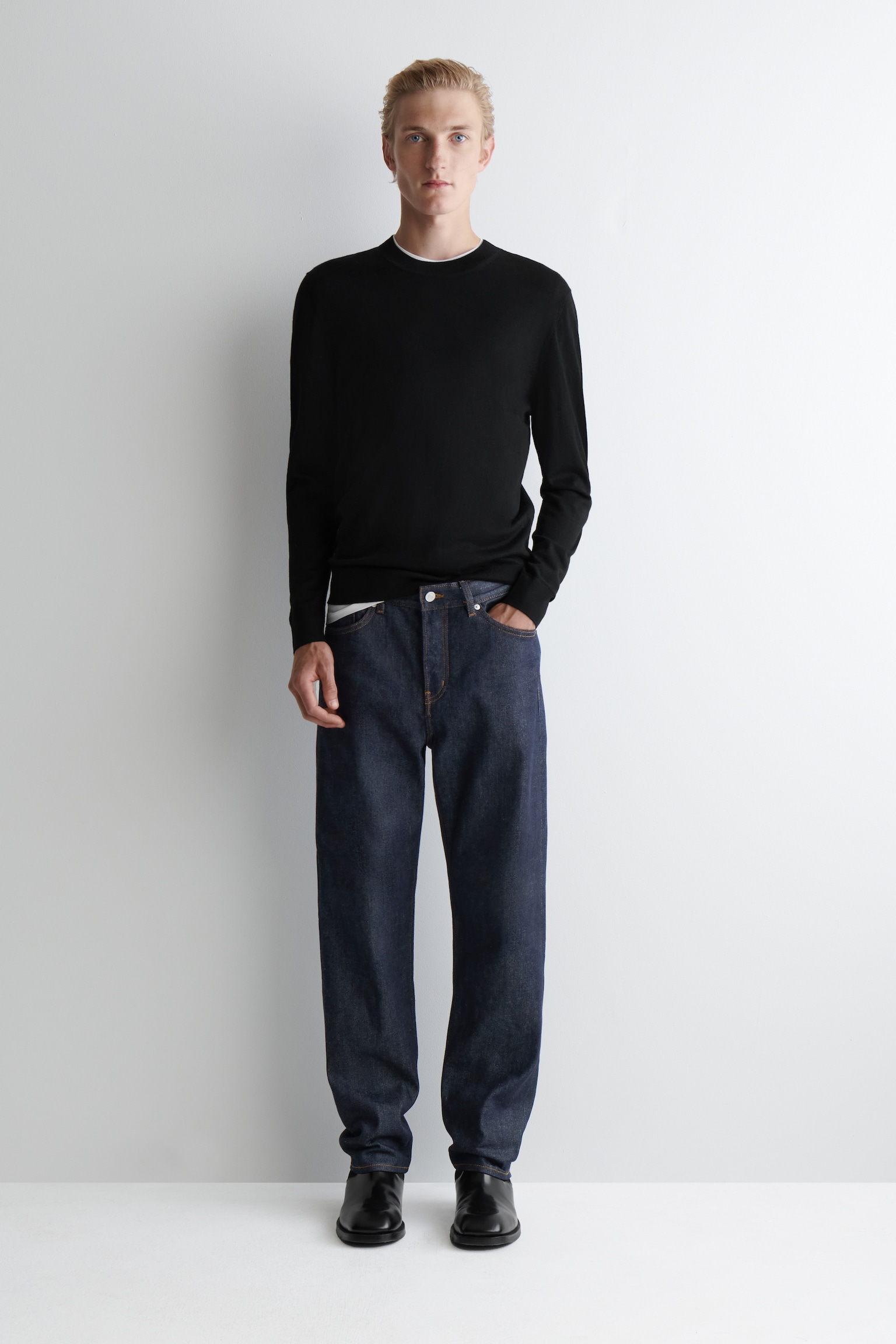 PULL SLIM À COL ROND EN LAINE MÉRINOS - NOIR/BLEU MARINE/BEIGE CHINÉ/BLEU COBALT - 3