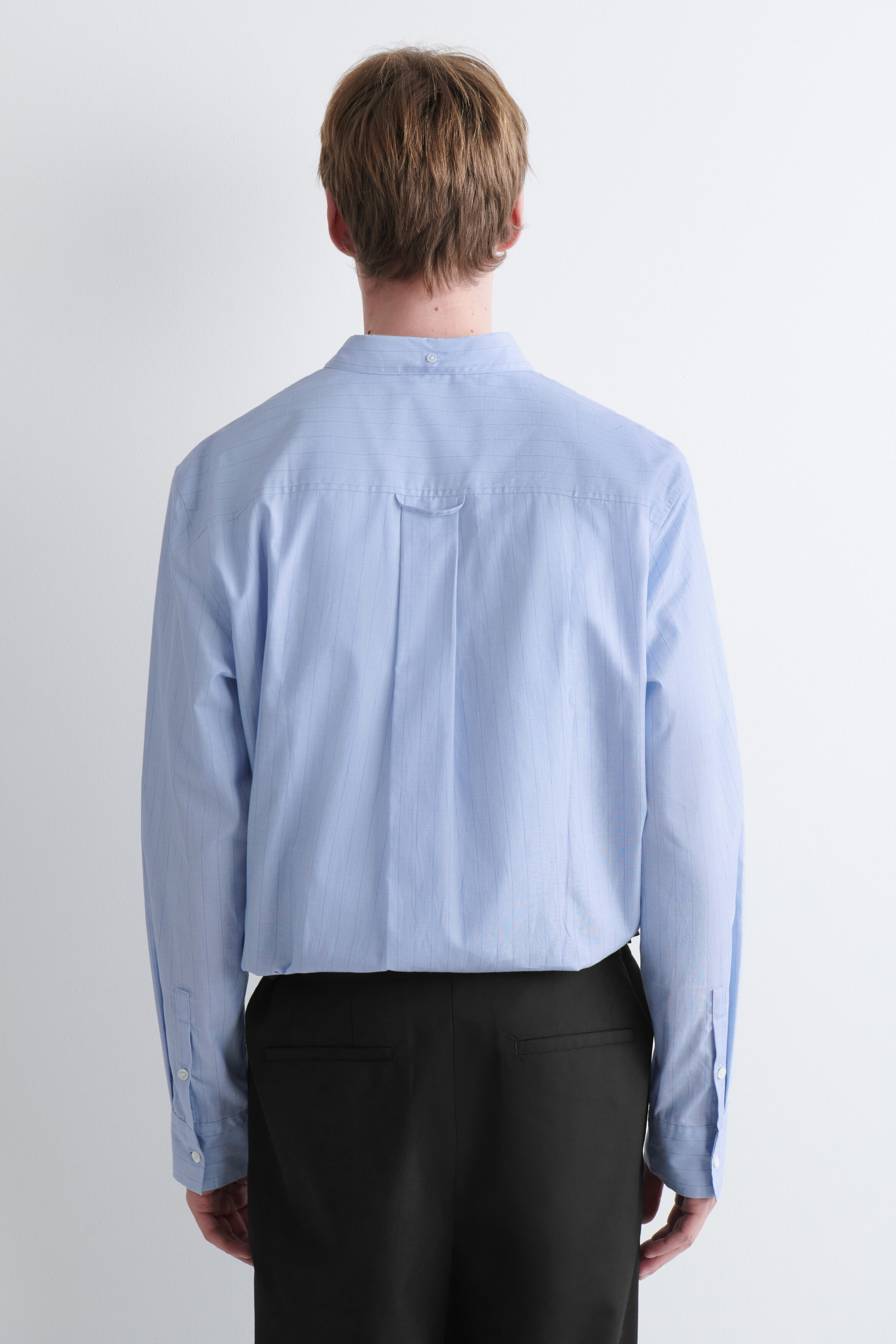 RELAXED PINSTRIPED FIL-À-FIL COTTON SHIRT - thumbnail 4