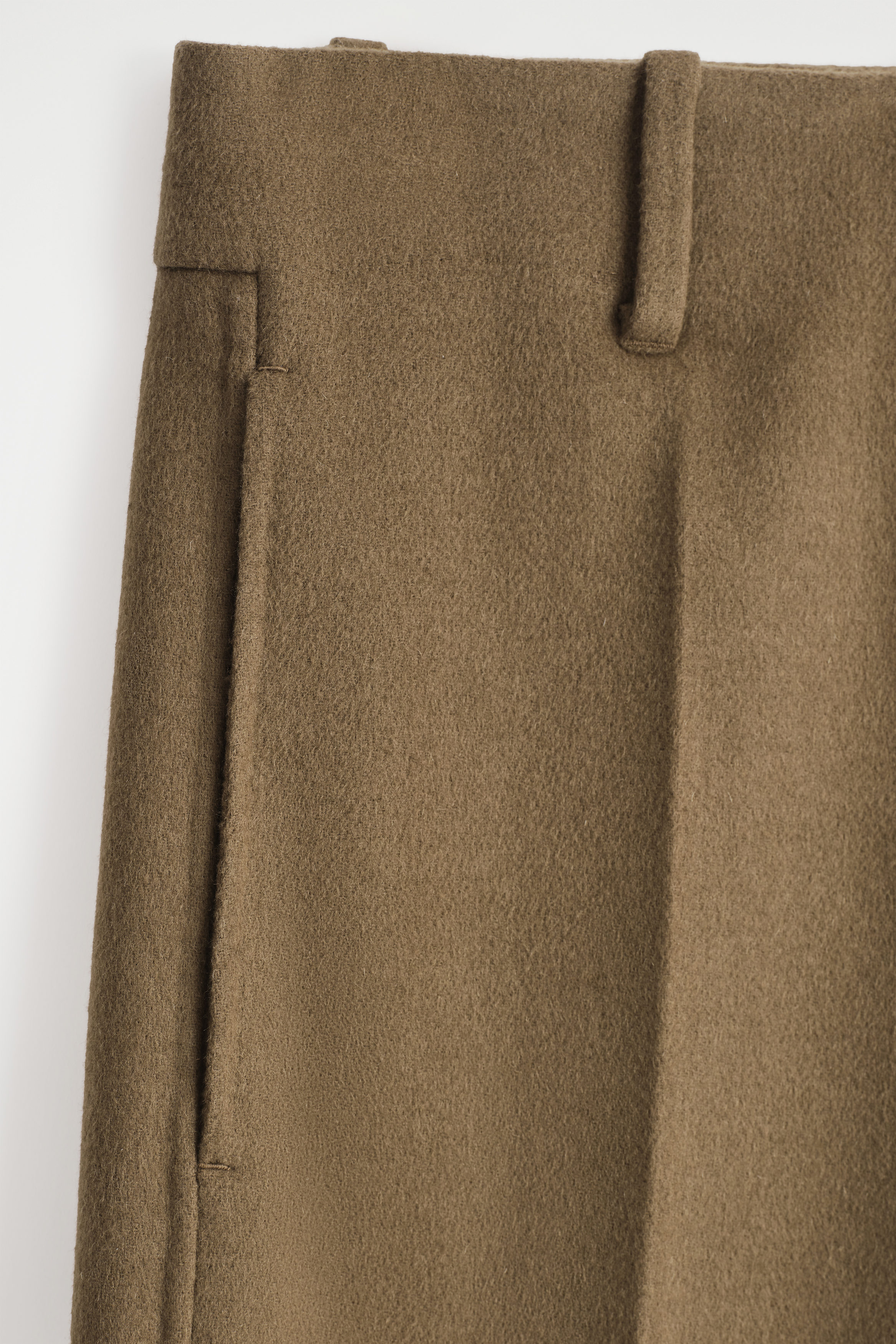 DOUBLE-FACED WOOL BARREL-LEG PANTS - thumbnail 3