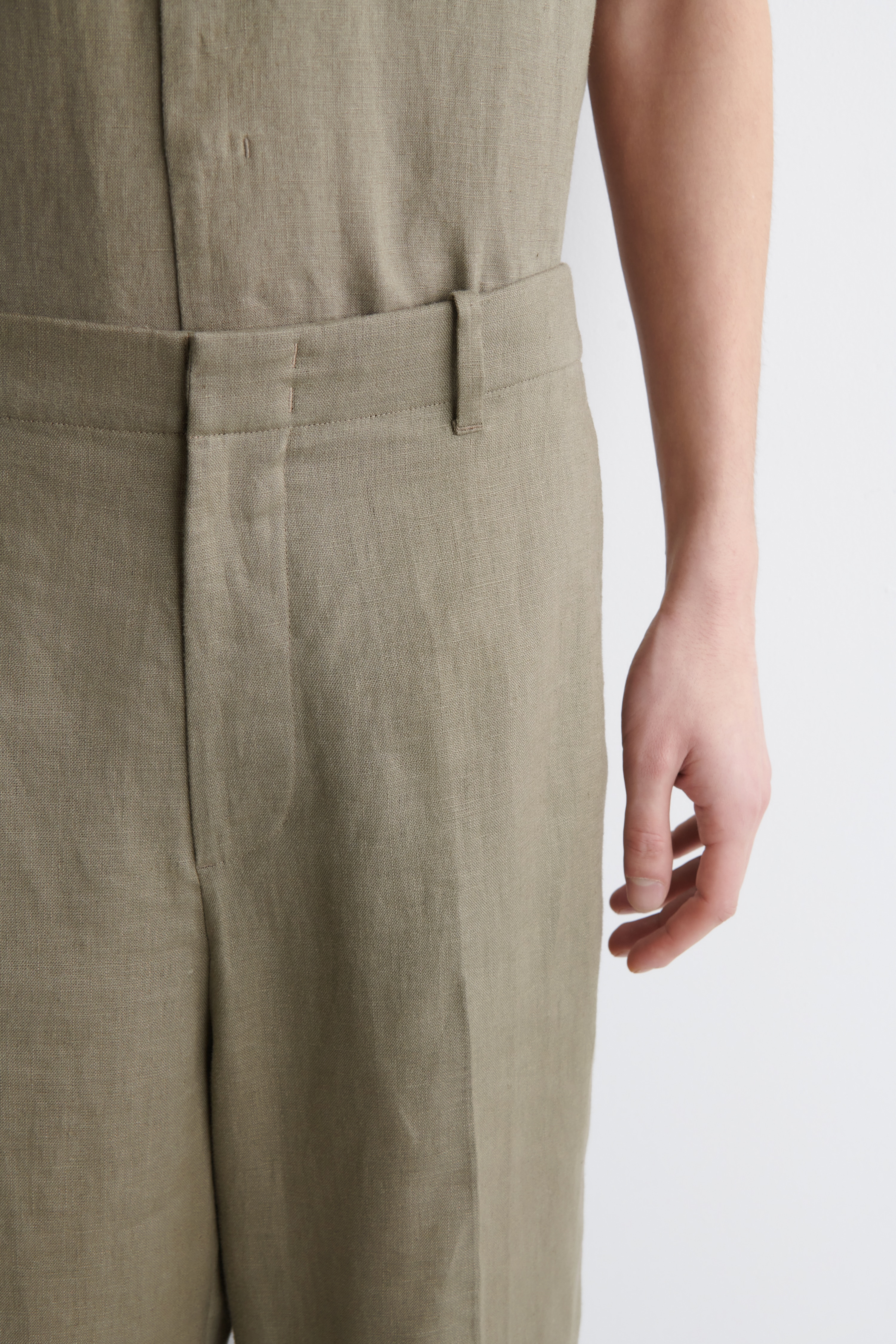 LINEN RELAXED-FIT STRAIGHT-LEG TROUSERS