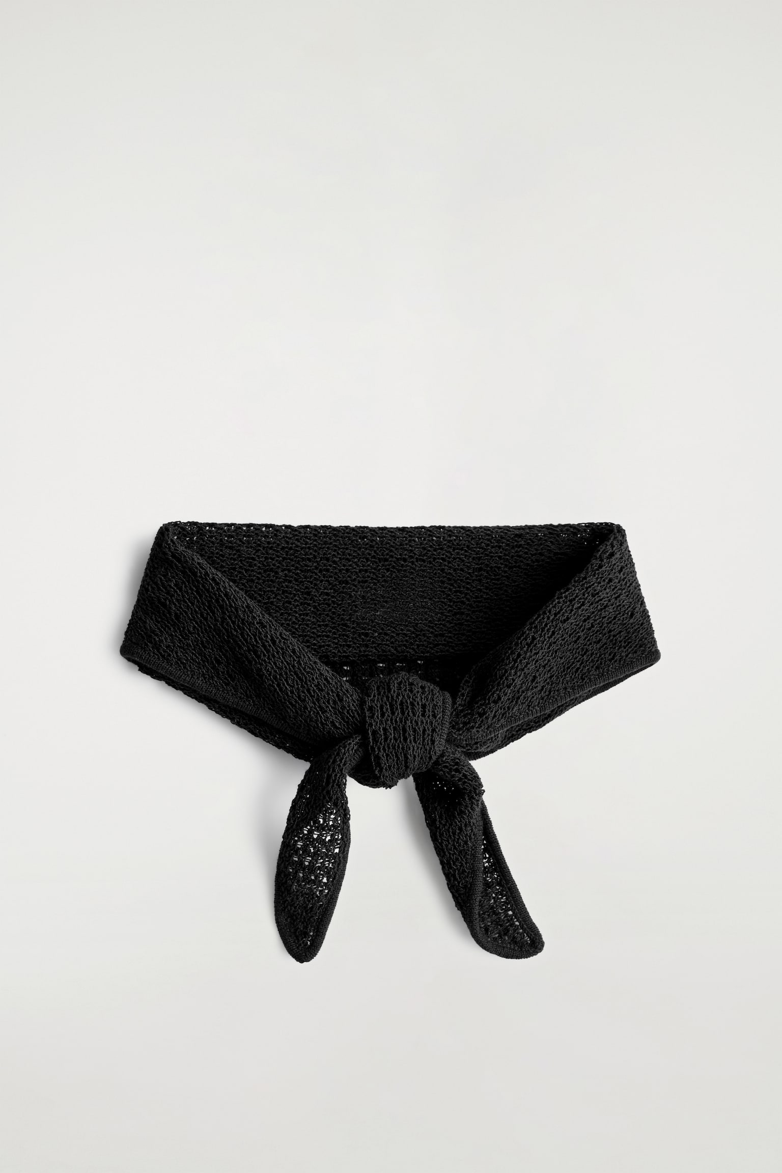 Lenço triangular em malha aberta - PRETO - 1