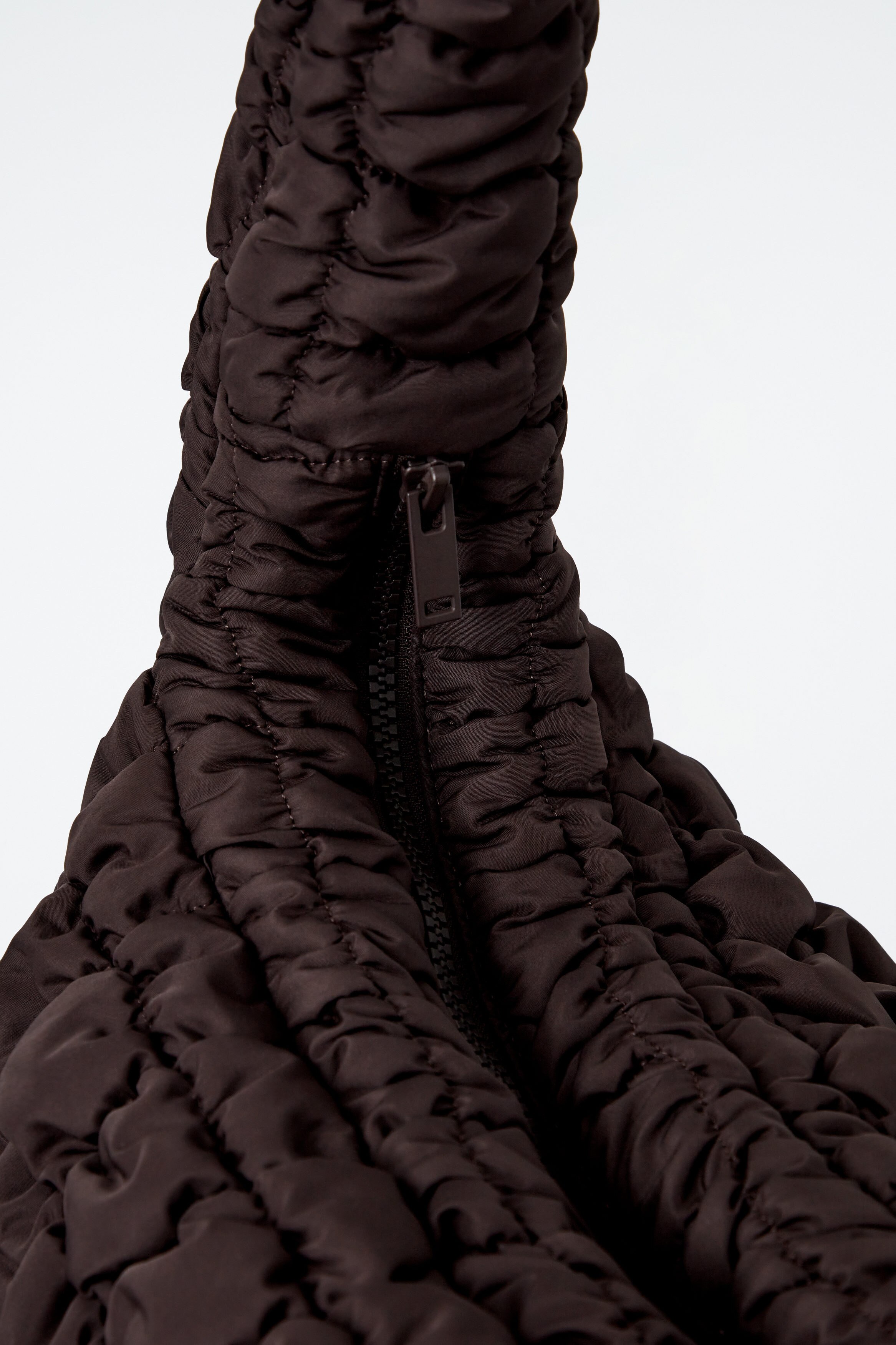 OVERSIZED QUILTED CROSSBODY BAG - DARK BROWN | COS
