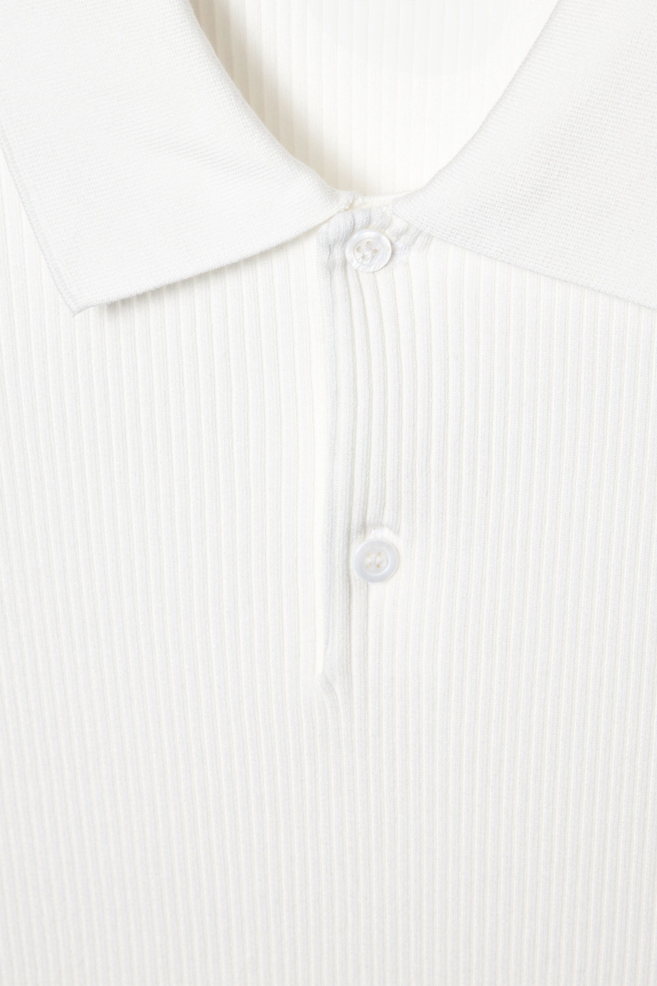 Ingrandisci l'immagine: SLIM RIBBED-KNIT POLO SHIRT - OFF-WHITE - UOMO | H&M CH 2