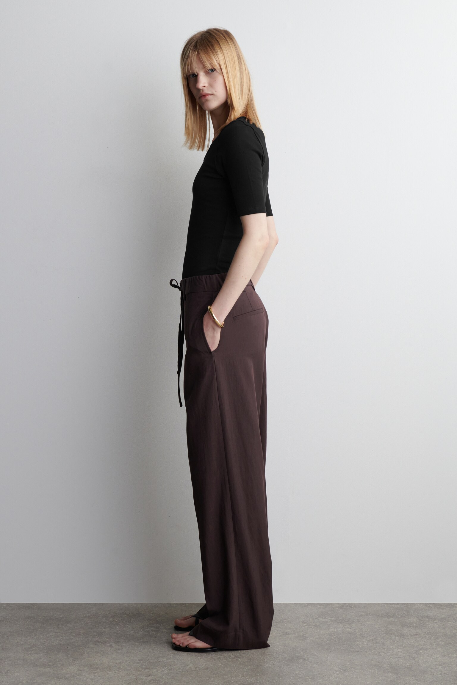 T-SHIRT SLIM À ENCOLURE DÉGAGÉE EN COTON - NOIR/ÉCRU/LILAS - 7