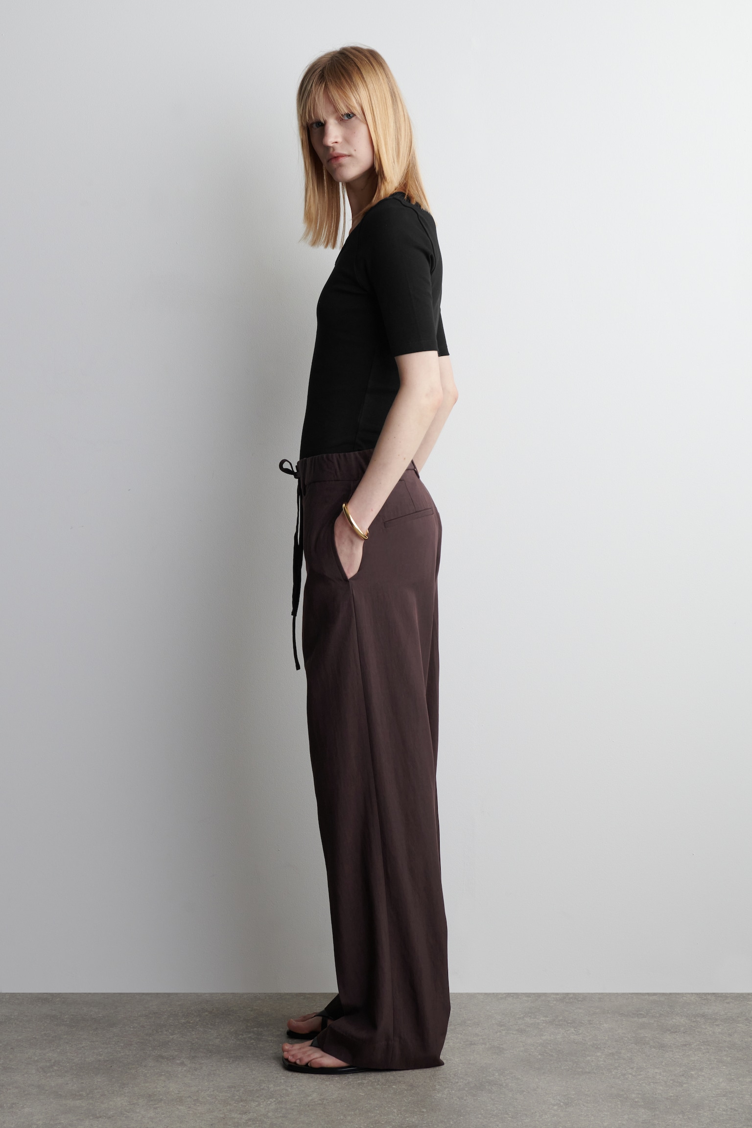 SLIM SCOOP-NECK COTTON T-SHIRT - BLACK/ECRU/LILAC - 6