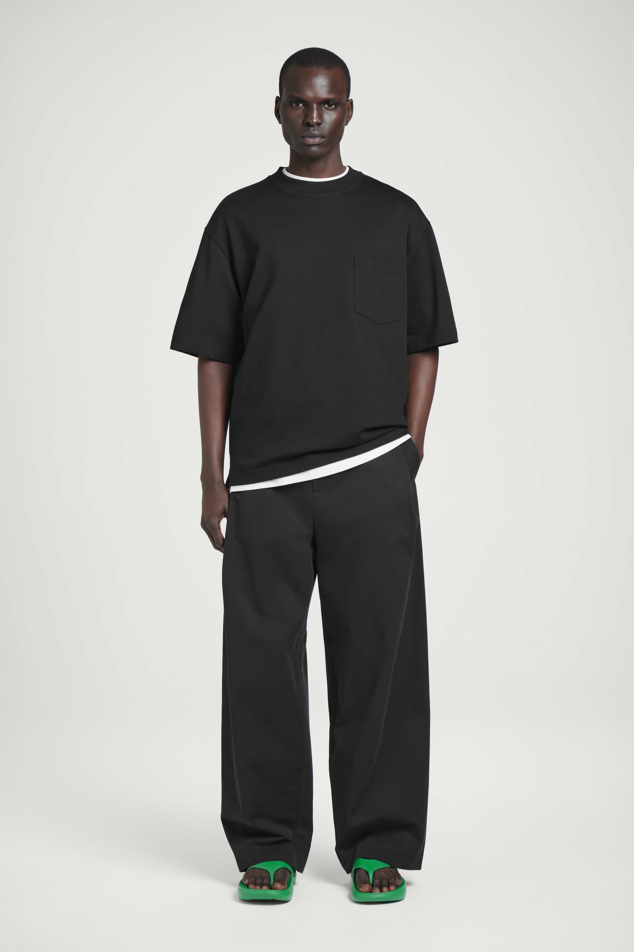 Visa större bild: LÄTTVIKTIGA FLIP-FLOPS I EVA - GRÖN - HERR | H&M SE 1