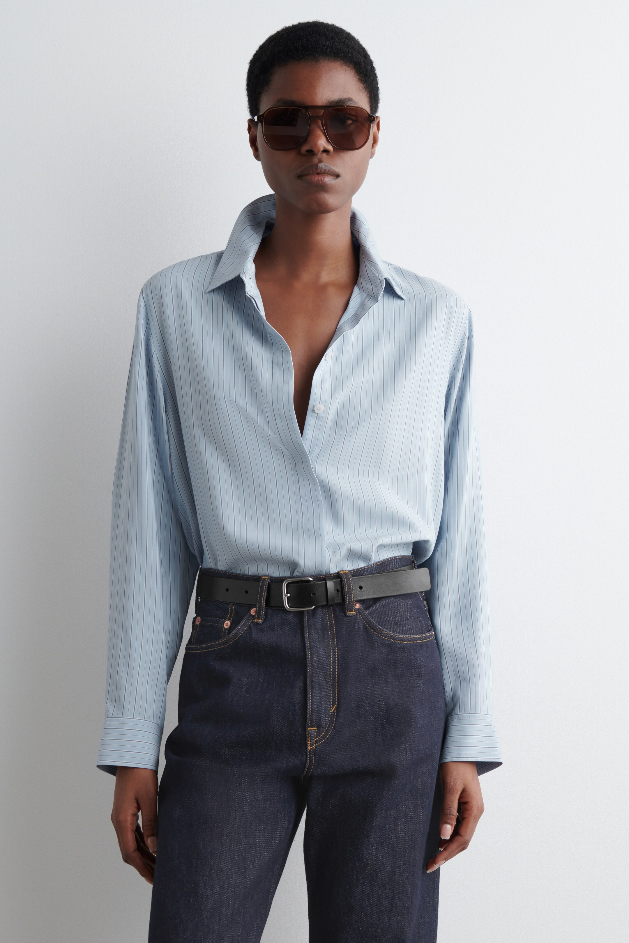 Agrandir l'image: CHEMISE DÉCONTRACTÉE RAYÉE - BLEU / FINES RAYURES - FEMME | H&M BE 1