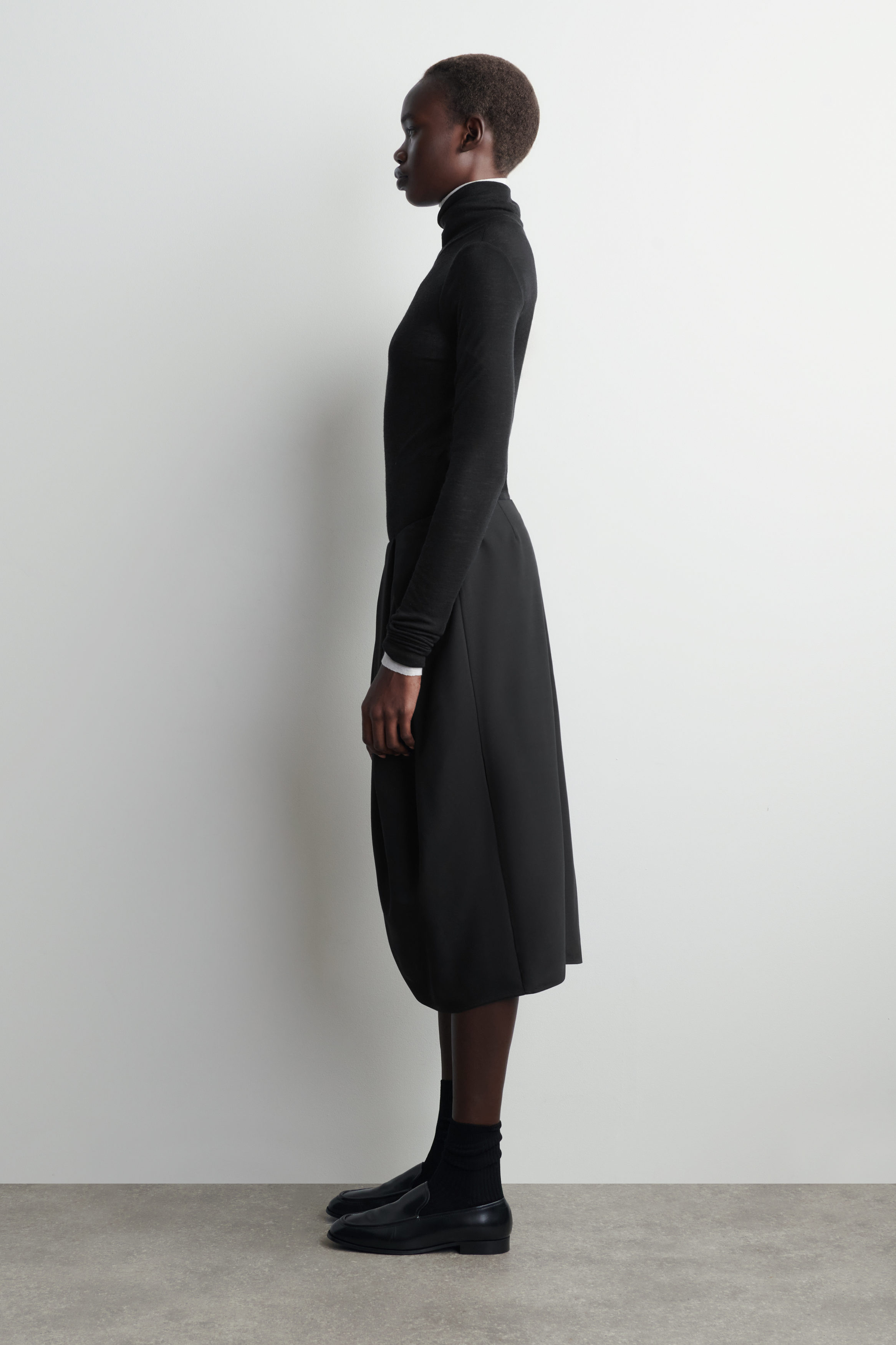 PLEATED WOOL MIDI TULIP SKIRT - BLACK | COS US