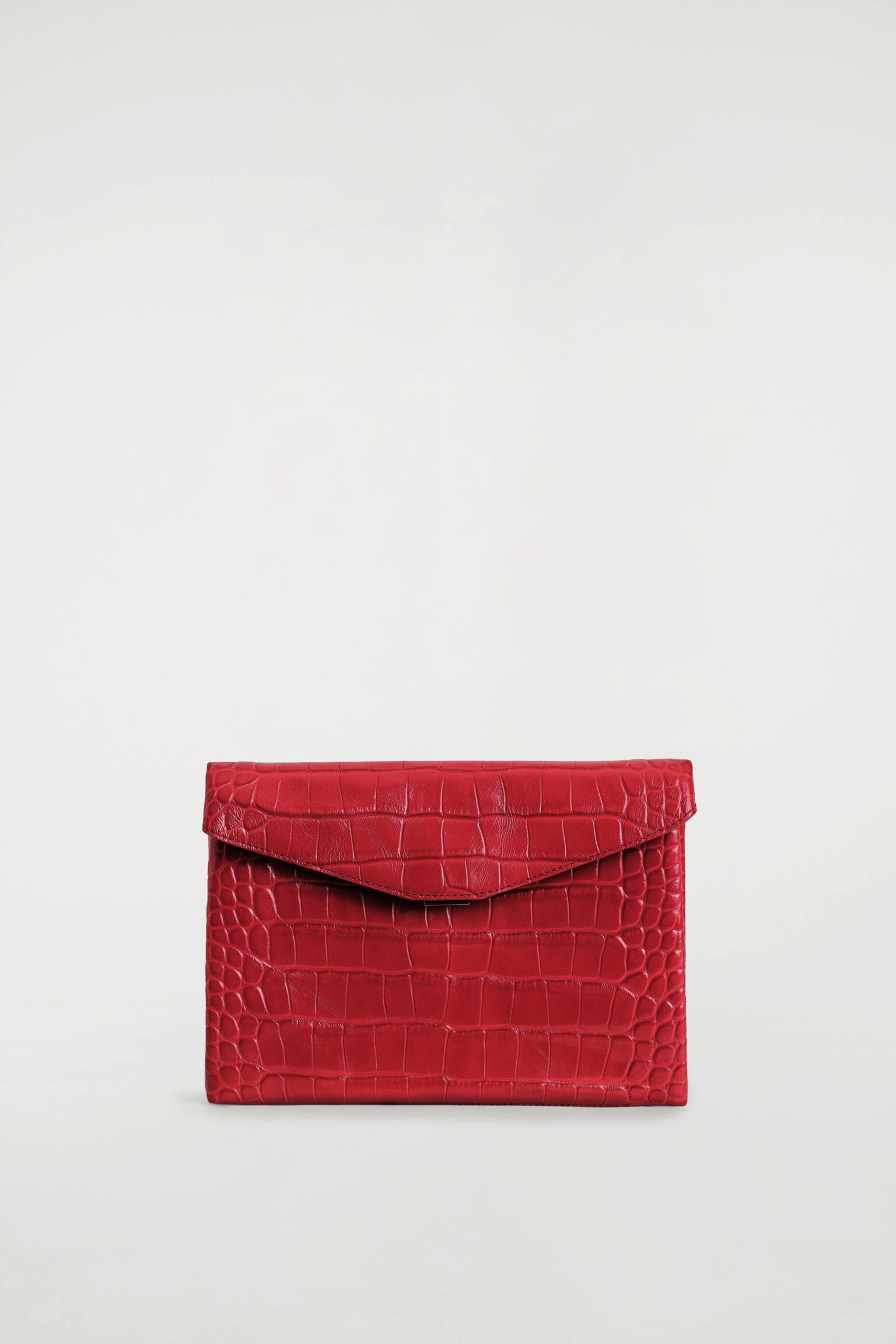 ENVELOPE CLASP POUCH - CROC-EFFECT LEATHER - RED